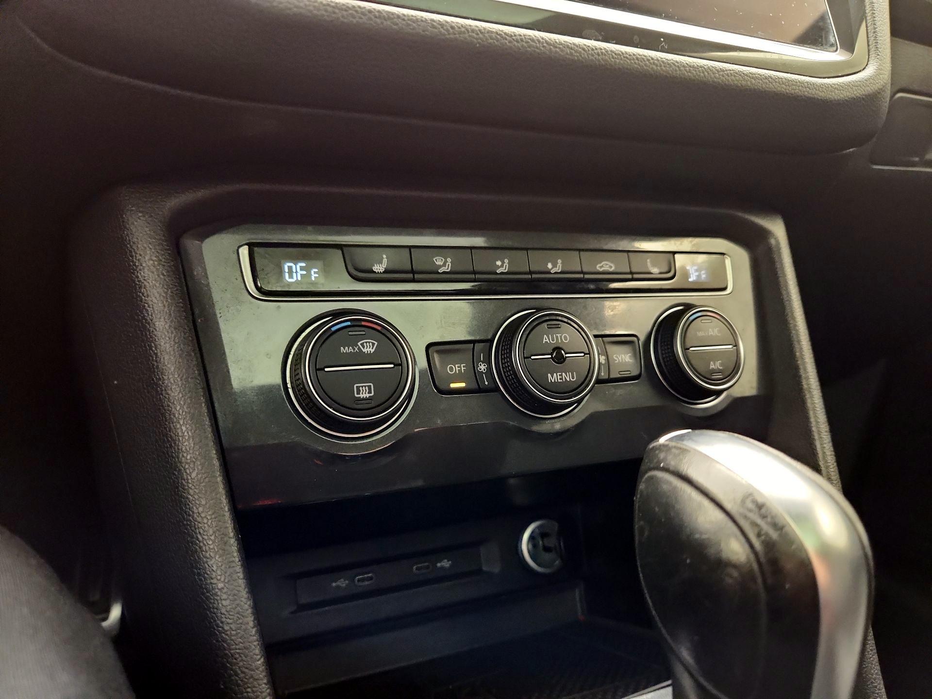 Thumbnail: 2021 Volkswagen Tiguan - 14