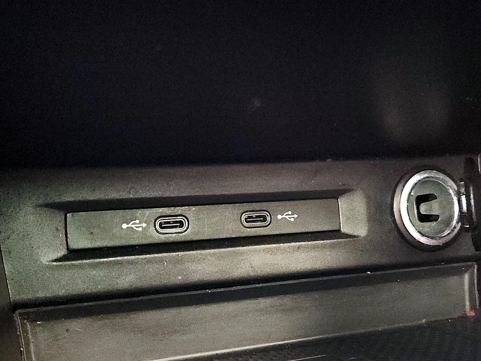 Thumbnail: 2021 Volkswagen Tiguan - 16