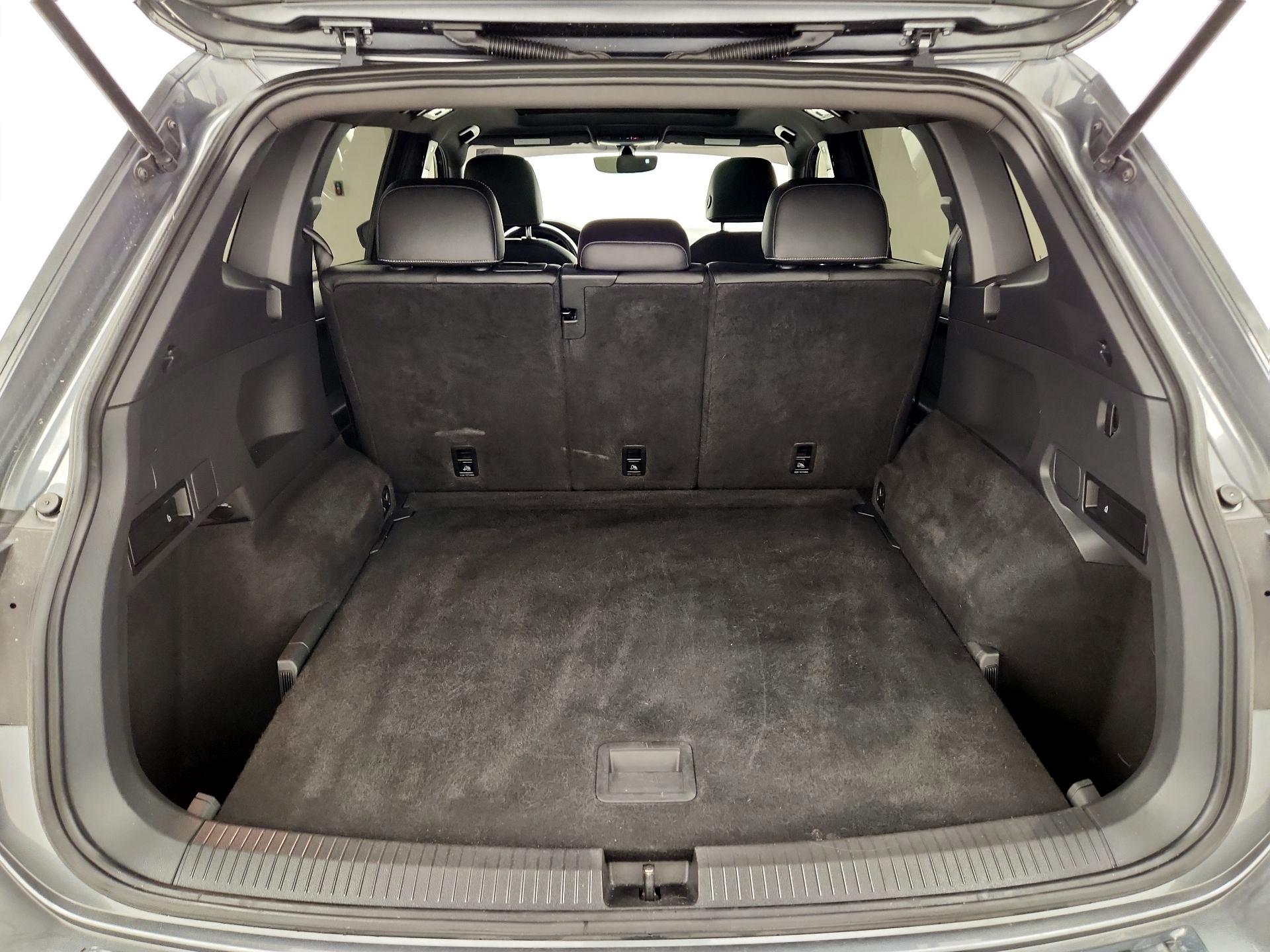 Thumbnail: 2021 Volkswagen Tiguan - 19