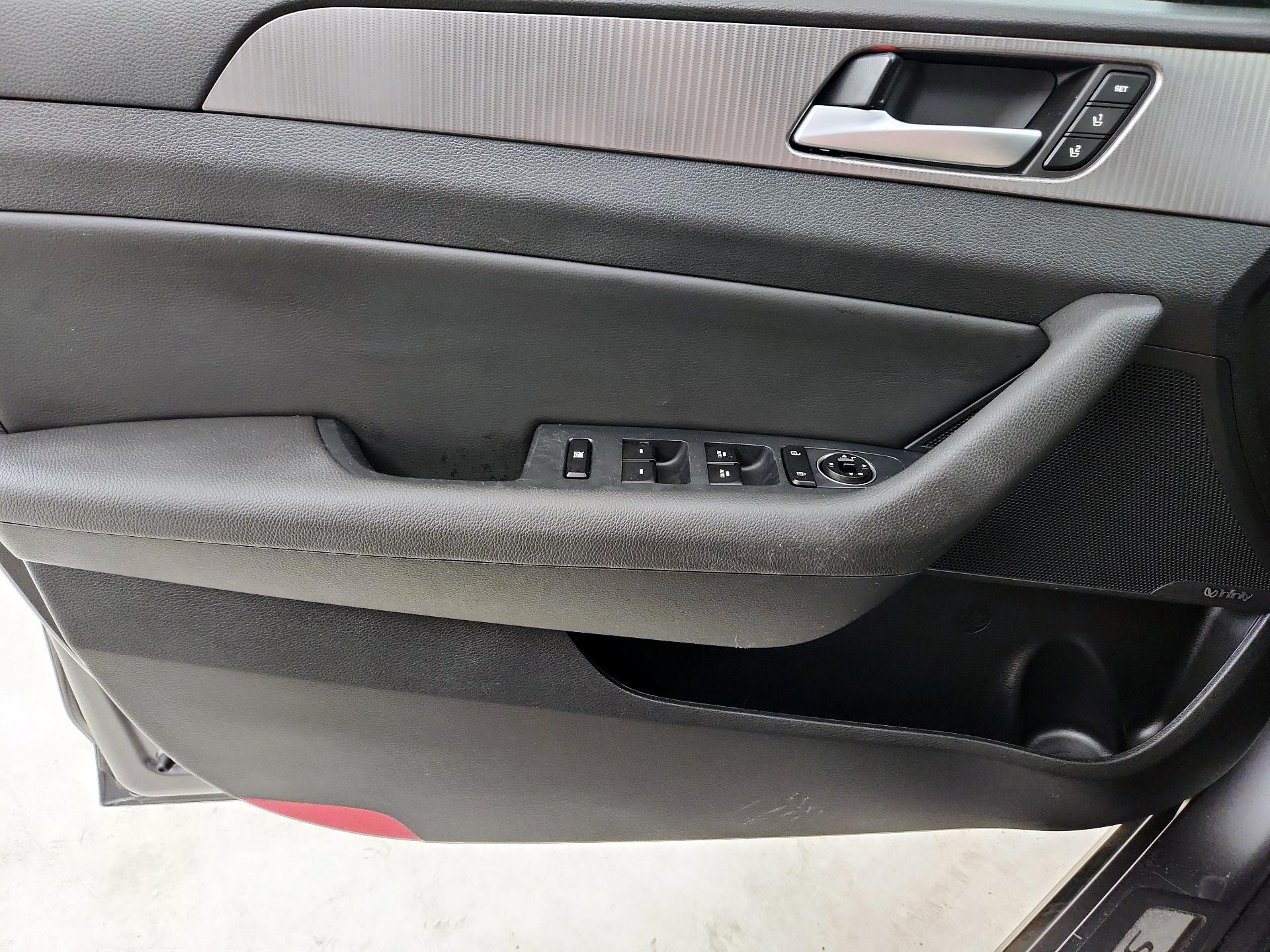 Thumbnail: 2018 Hyundai Sonata - 10