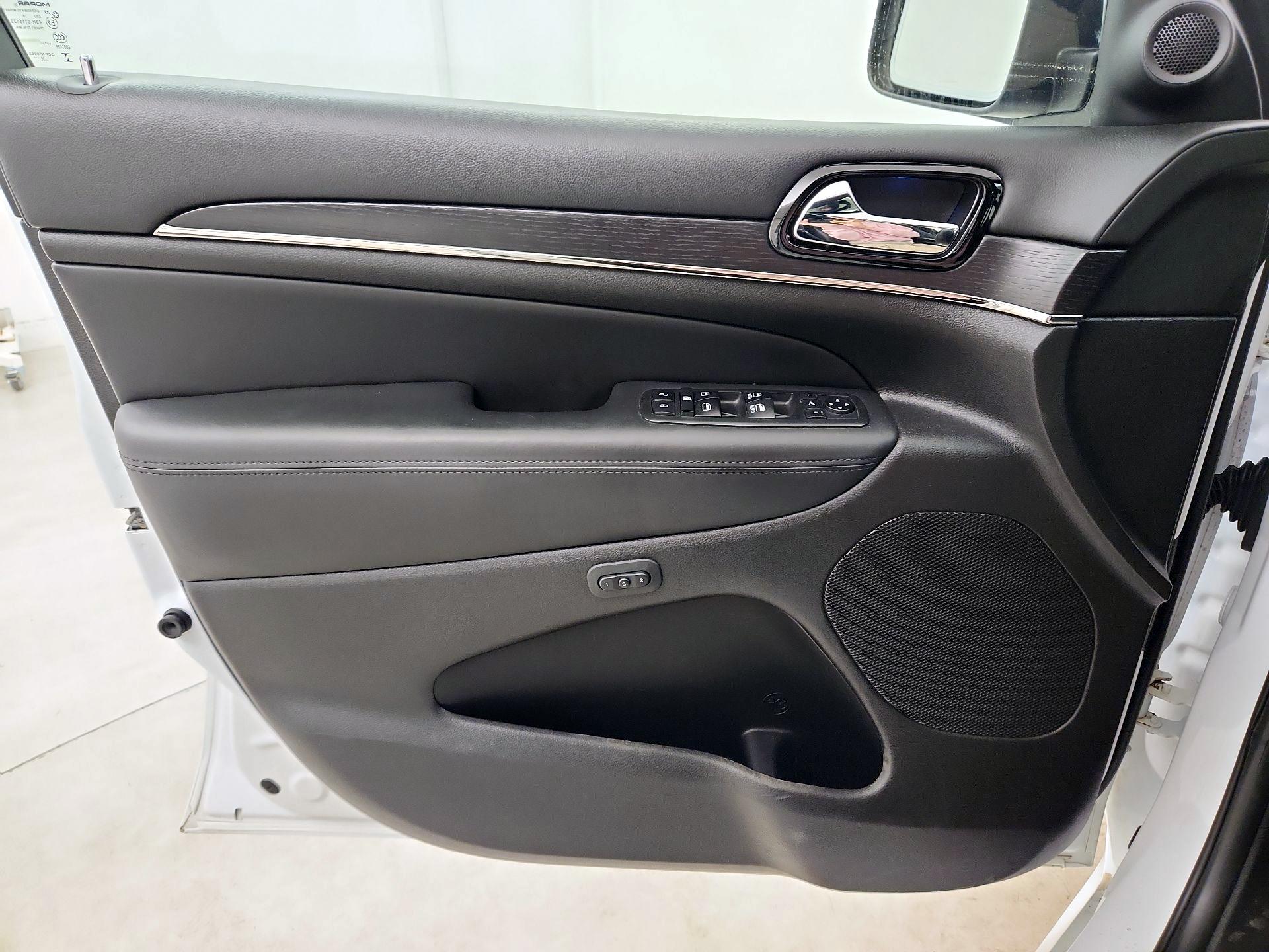 Thumbnail: 2019 Jeep Grand Cherokee - 10