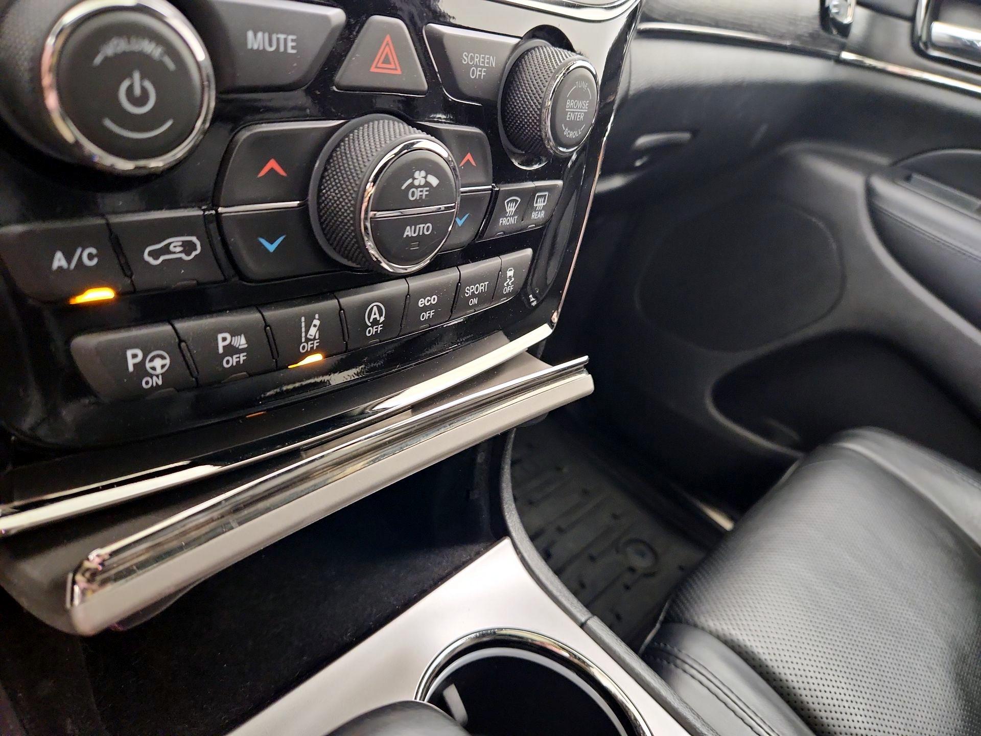 Thumbnail: 2019 Jeep Grand Cherokee - 15