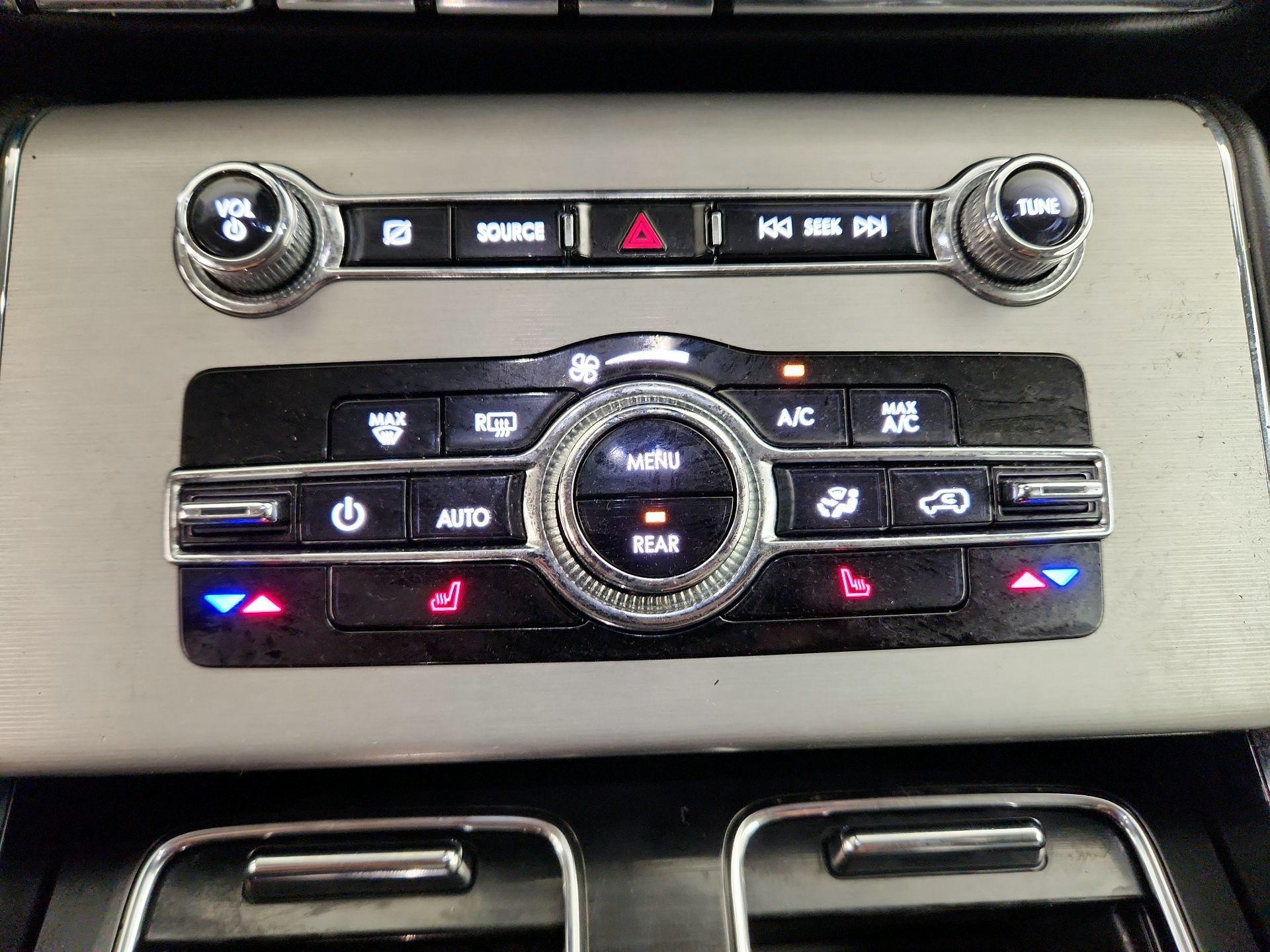 Thumbnail: 2021 Lincoln Aviator - 17