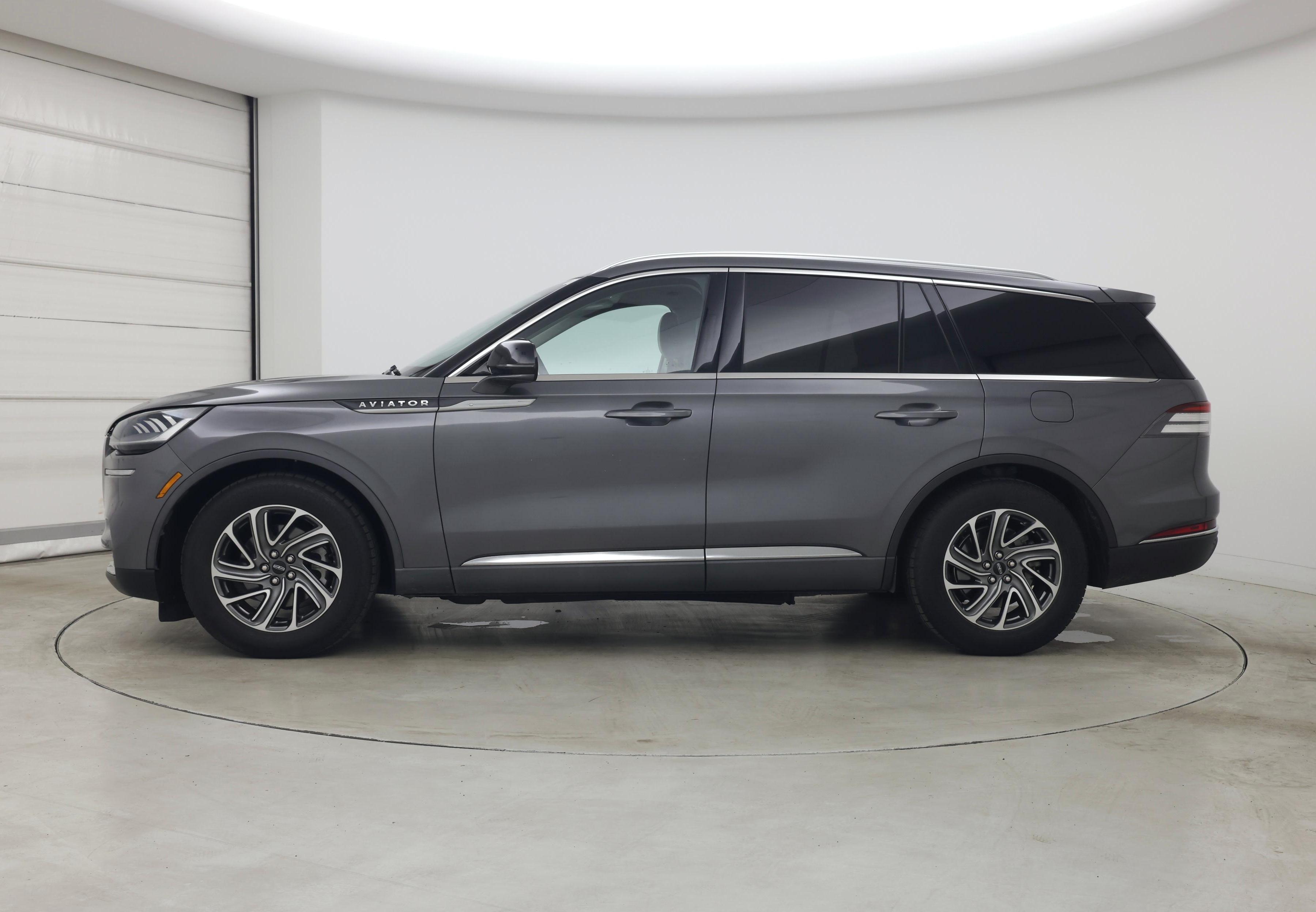 Thumbnail: 2021 Lincoln Aviator - 3