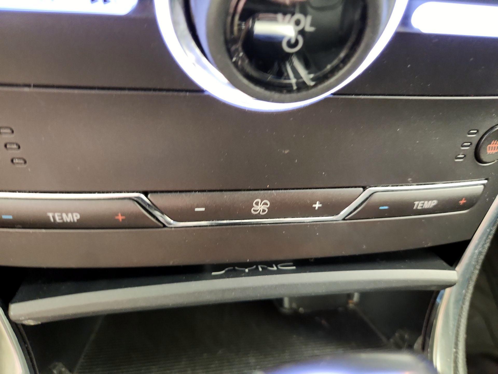 Thumbnail: 2016 Ford Edge - 14