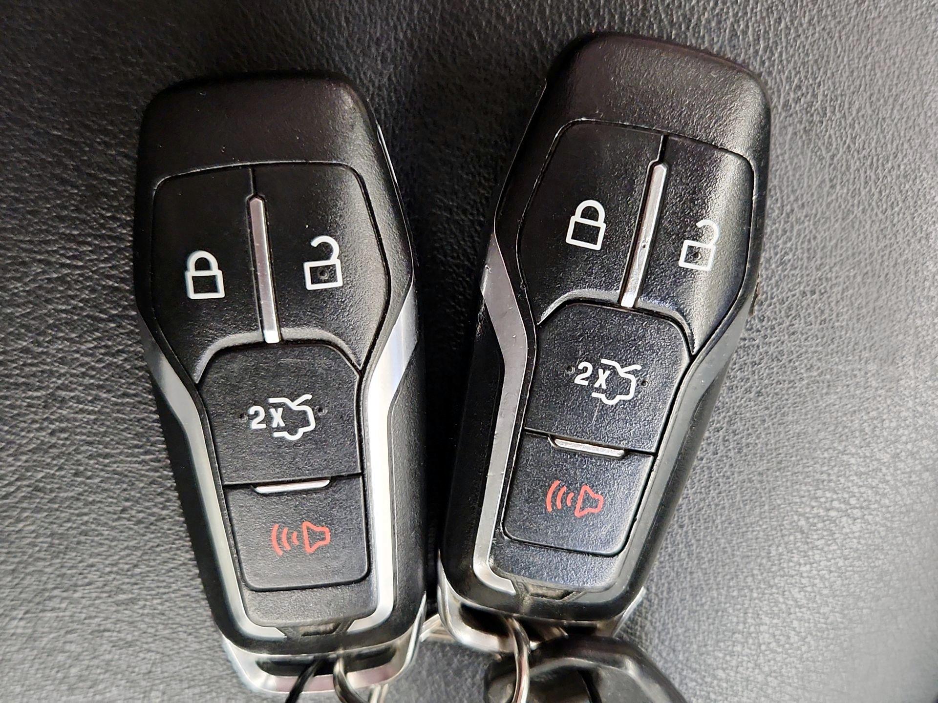 Thumbnail: 2016 Ford Edge - 20