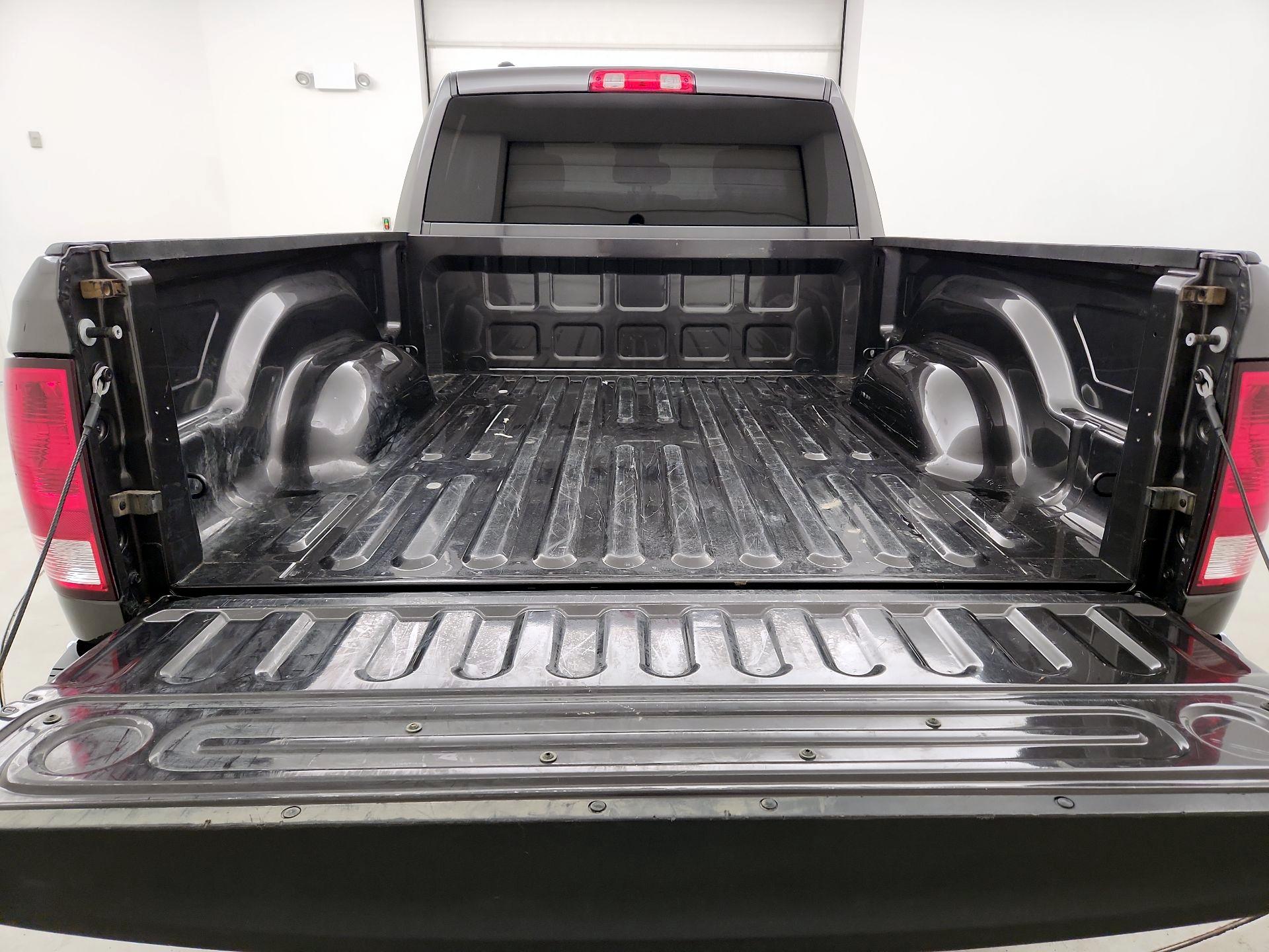 Thumbnail: 2022 RAM 1500 Classic - 18