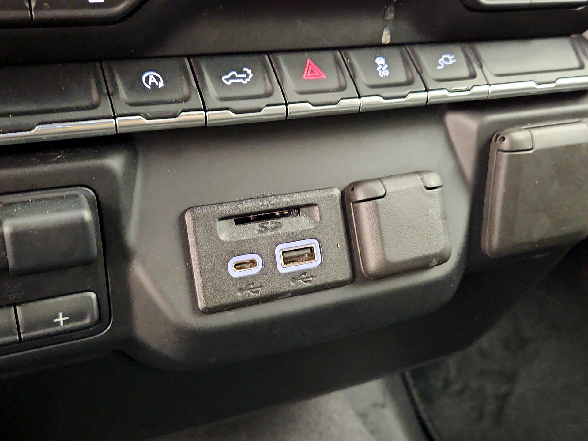 Thumbnail: 2020 Chevrolet Silverado 1500 - 16