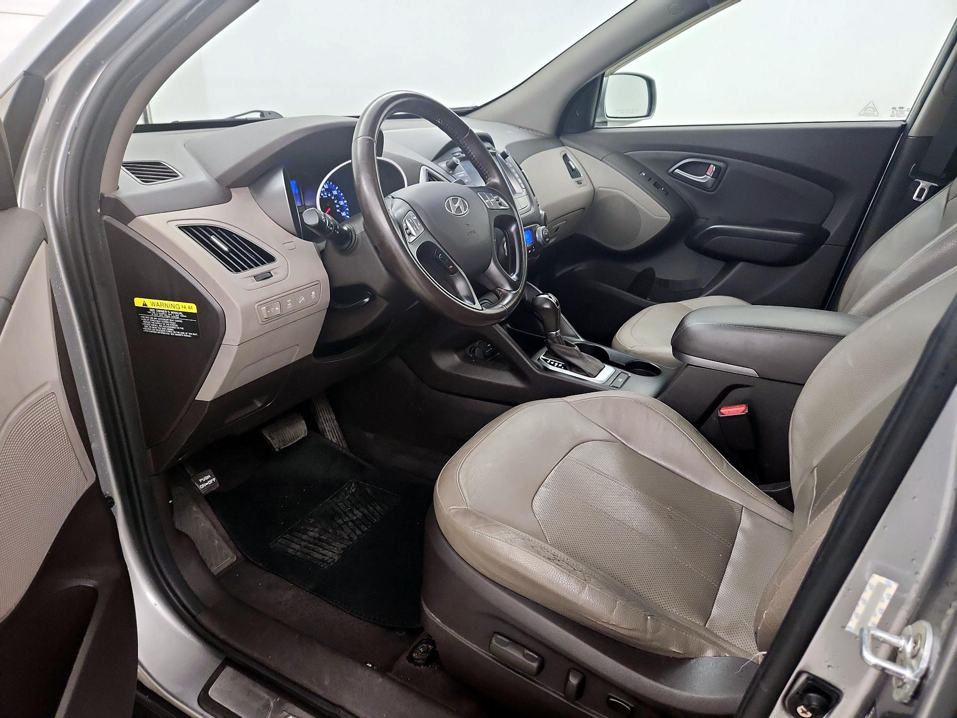 Thumbnail: 2015 Hyundai Tucson - 9