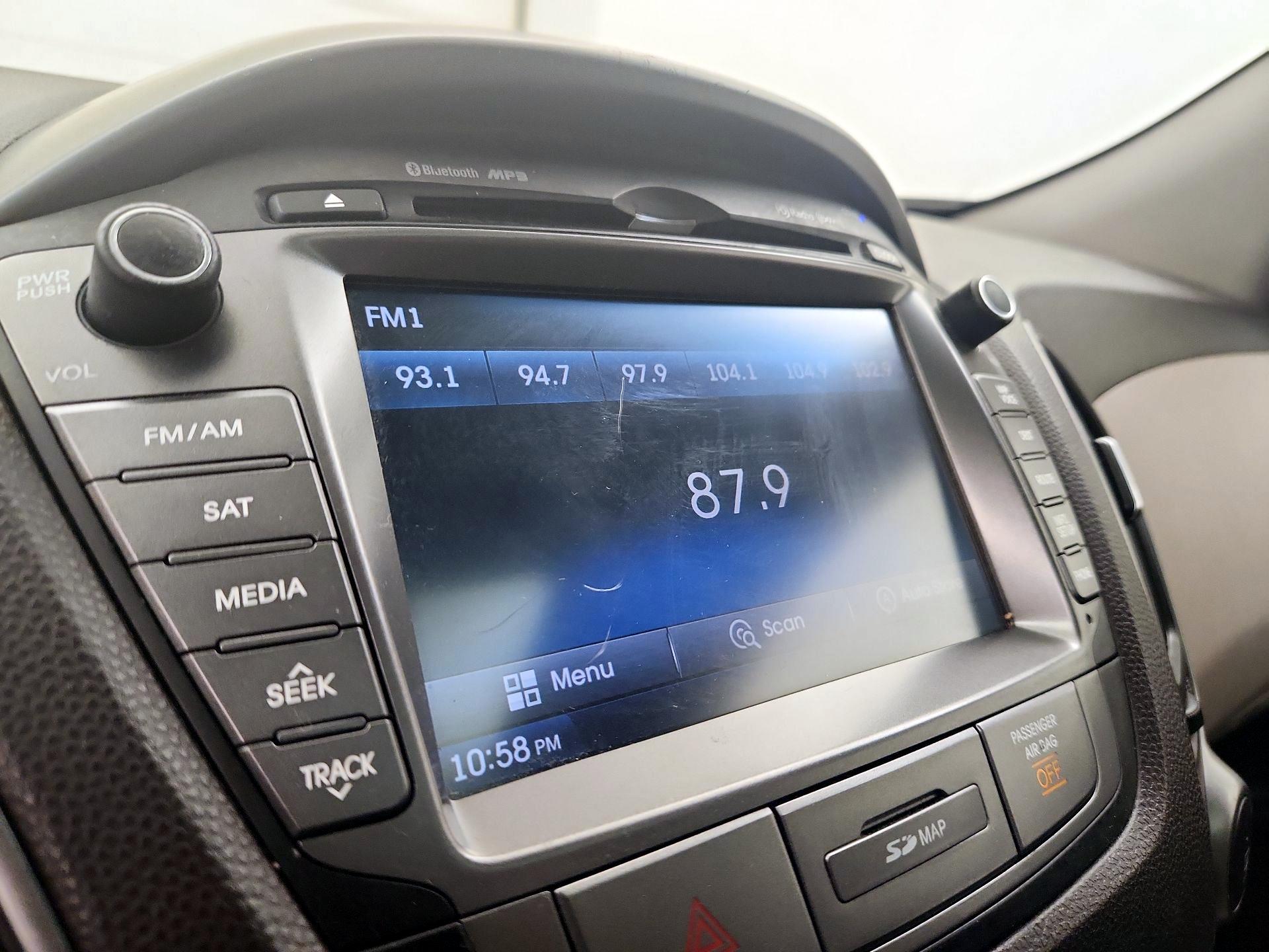 Thumbnail: 2015 Hyundai Tucson - 14