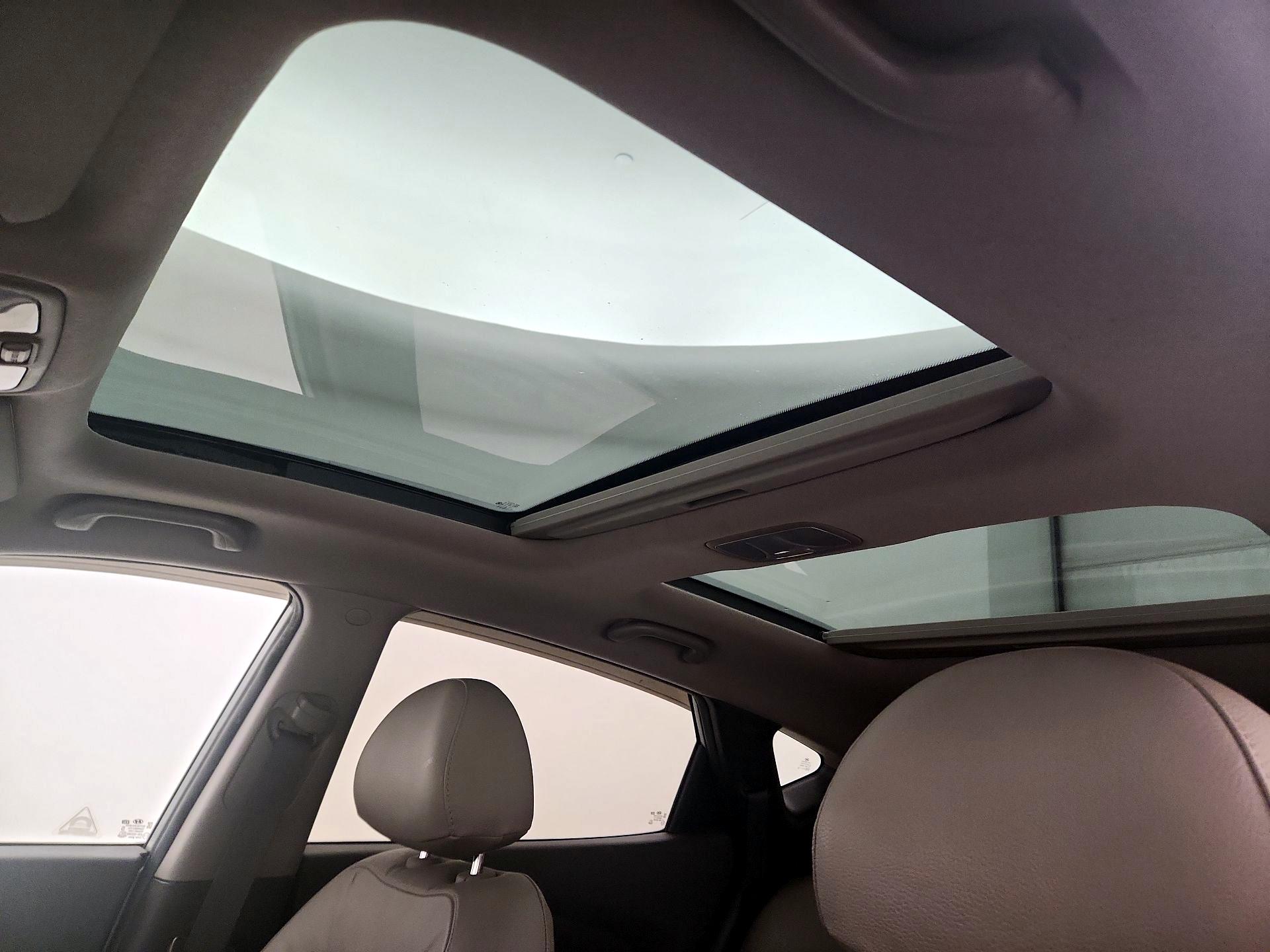 Thumbnail: 2015 Hyundai Tucson - 18