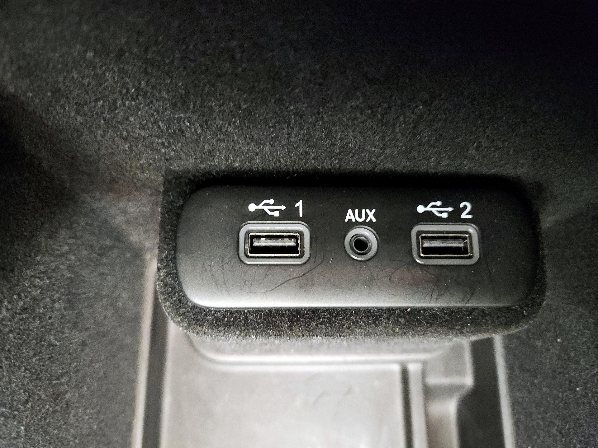 Thumbnail: 2022 Dodge Charger - 16