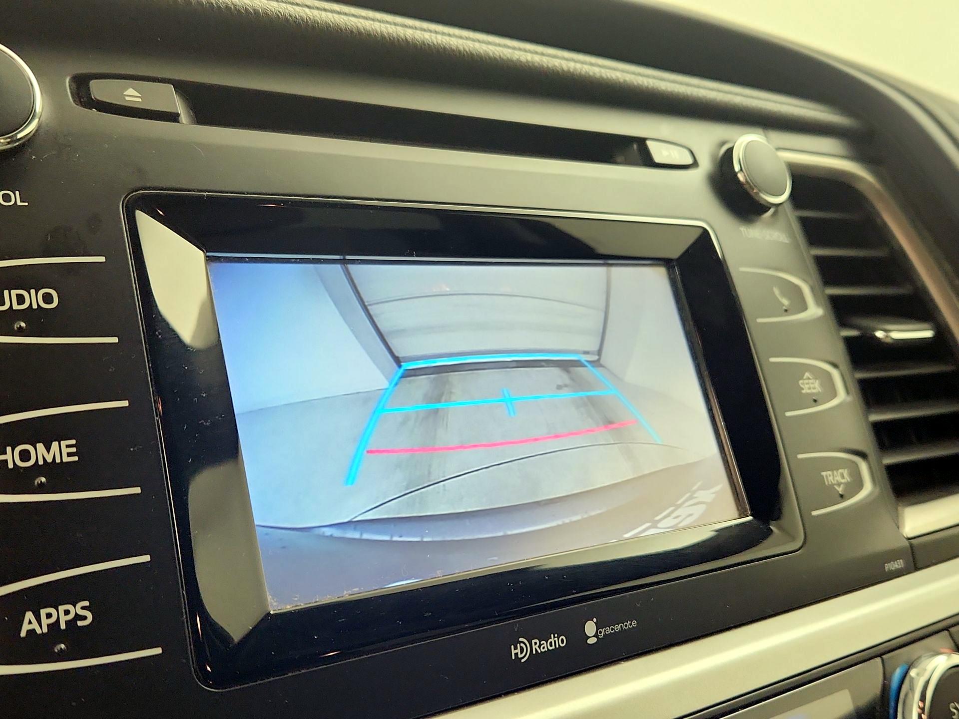 Thumbnail: 2015 Toyota Highlander - 12