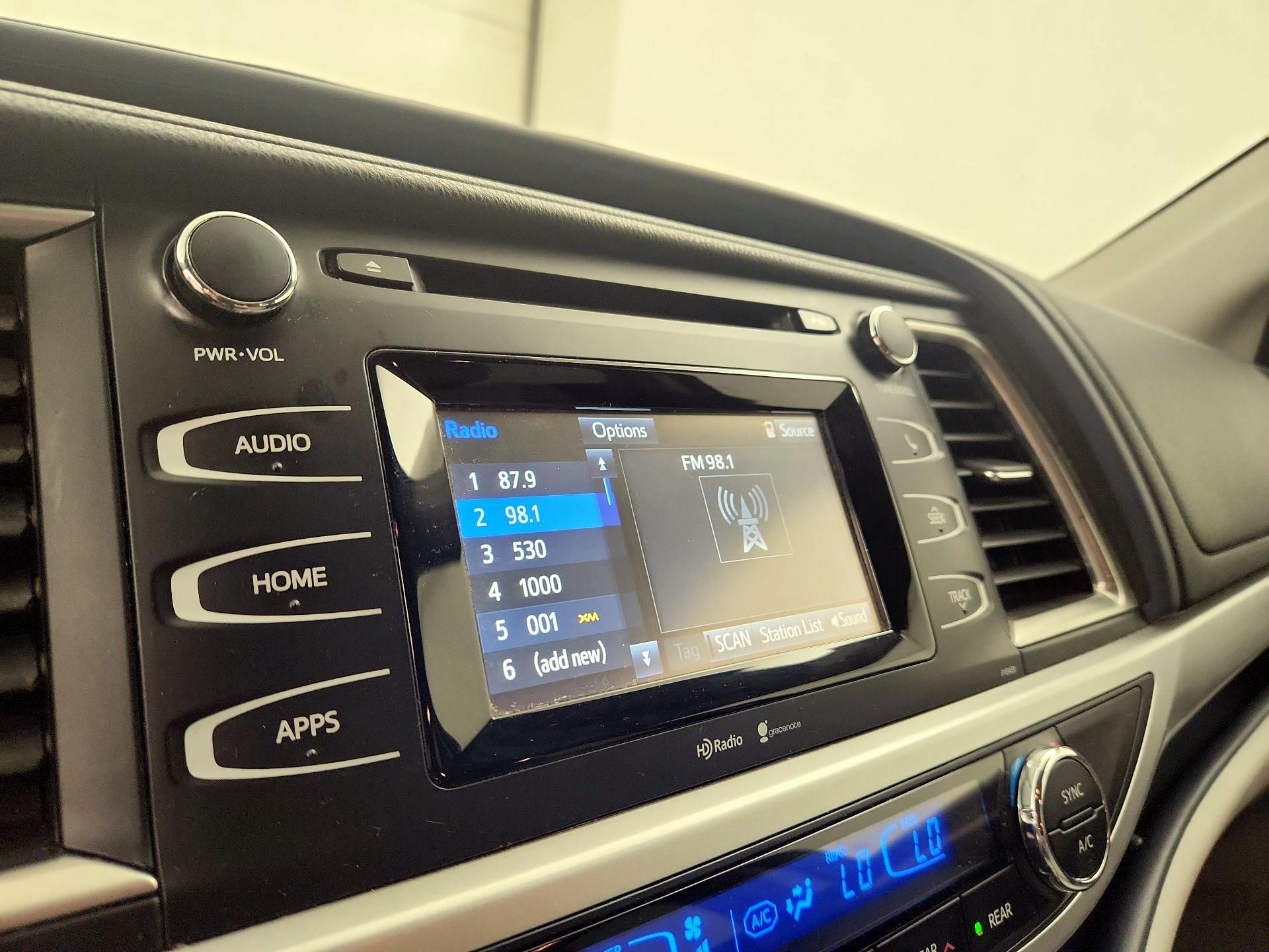 Thumbnail: 2015 Toyota Highlander - 13