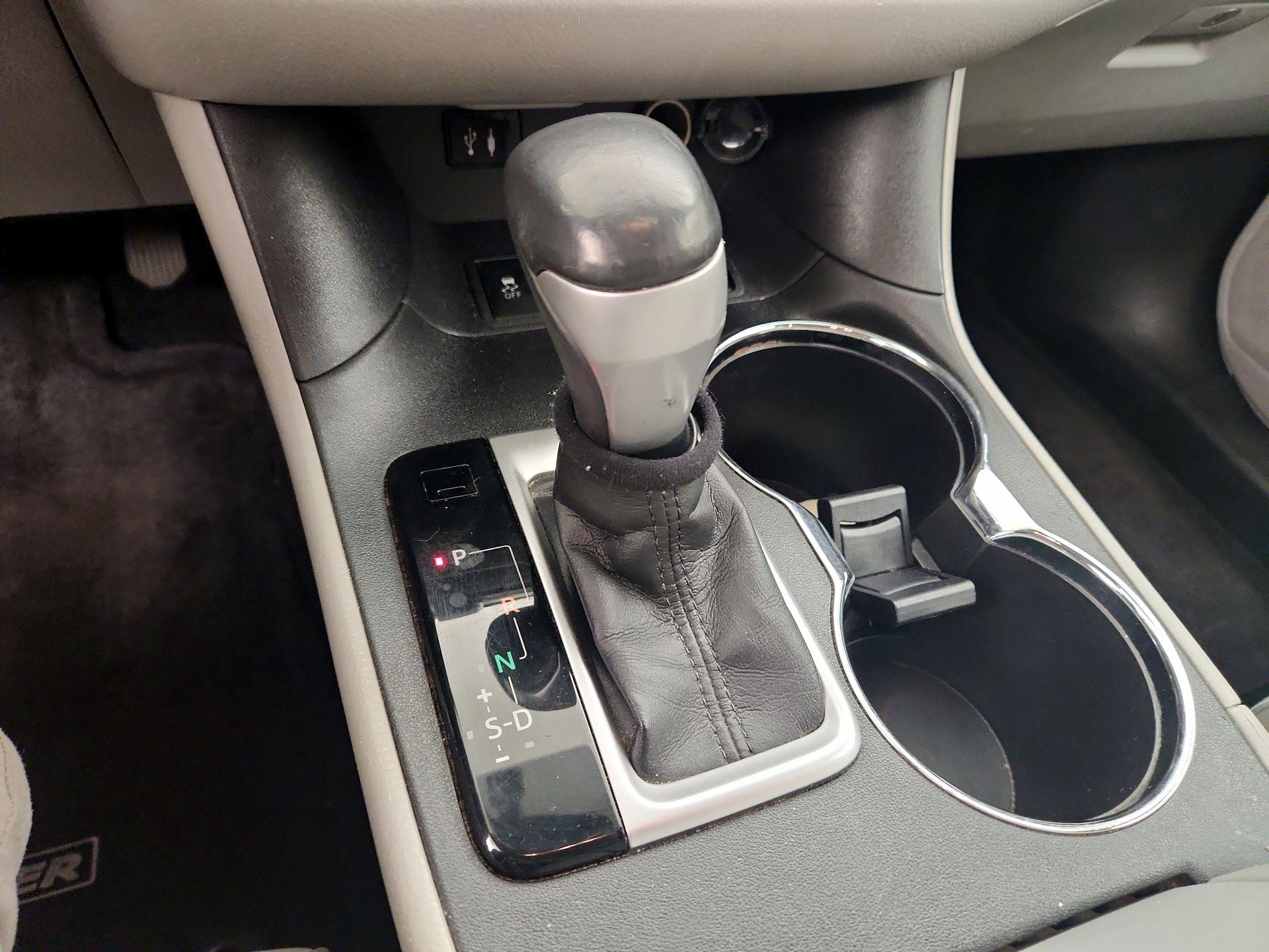 Thumbnail: 2015 Toyota Highlander - 15