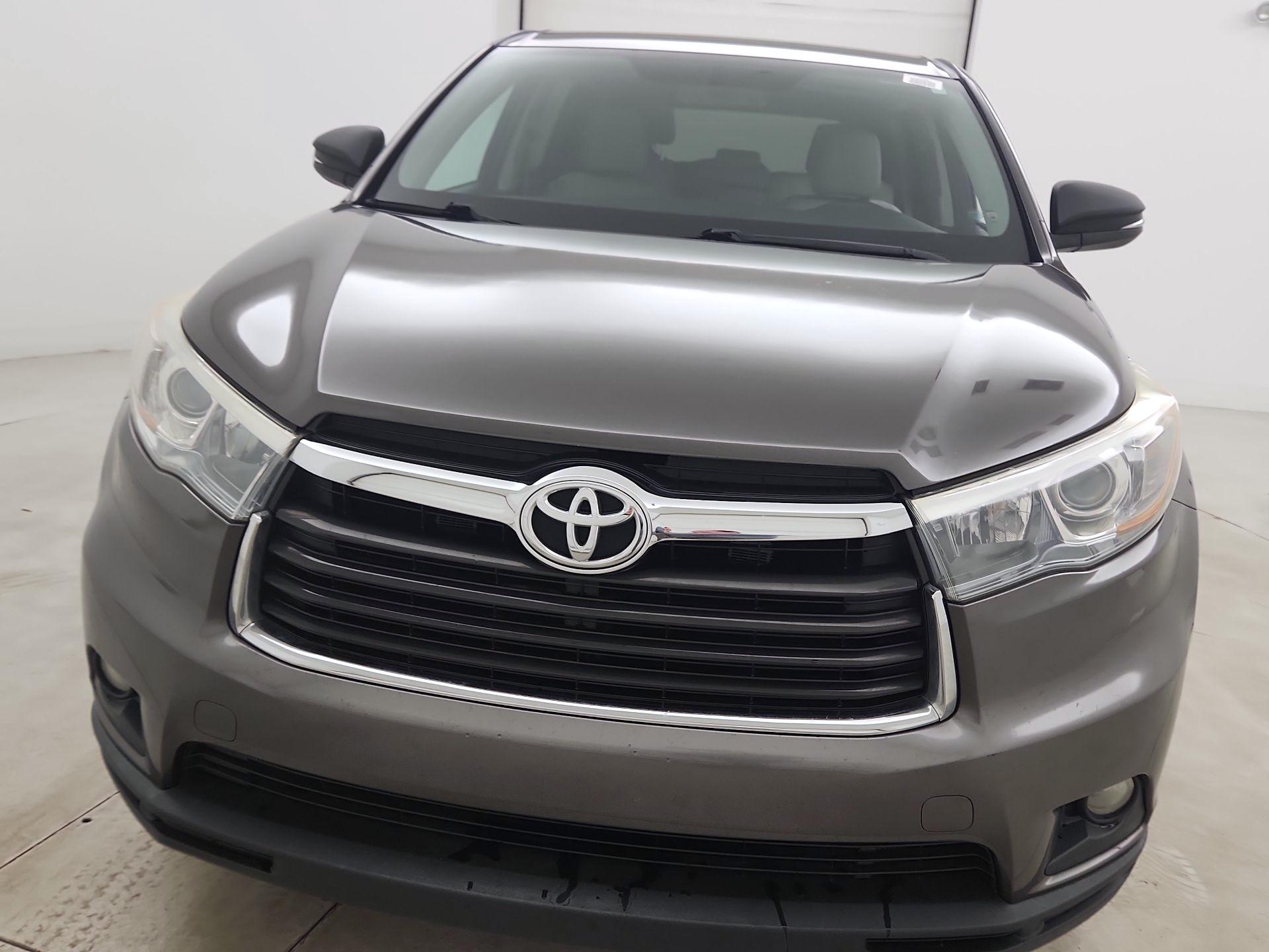 Thumbnail: 2015 Toyota Highlander - 2