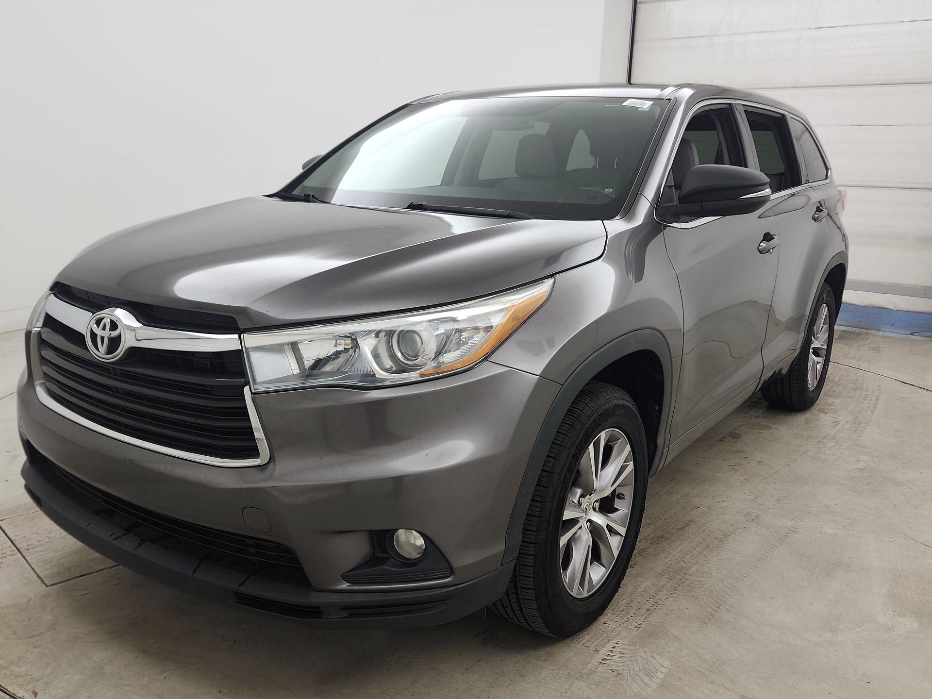 Thumbnail: 2015 Toyota Highlander - 3
