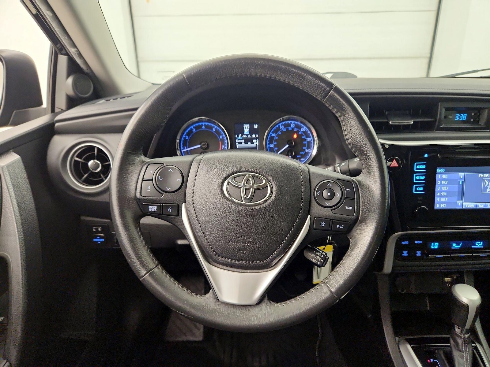 2018 Toyota Corolla SE - Photo 11