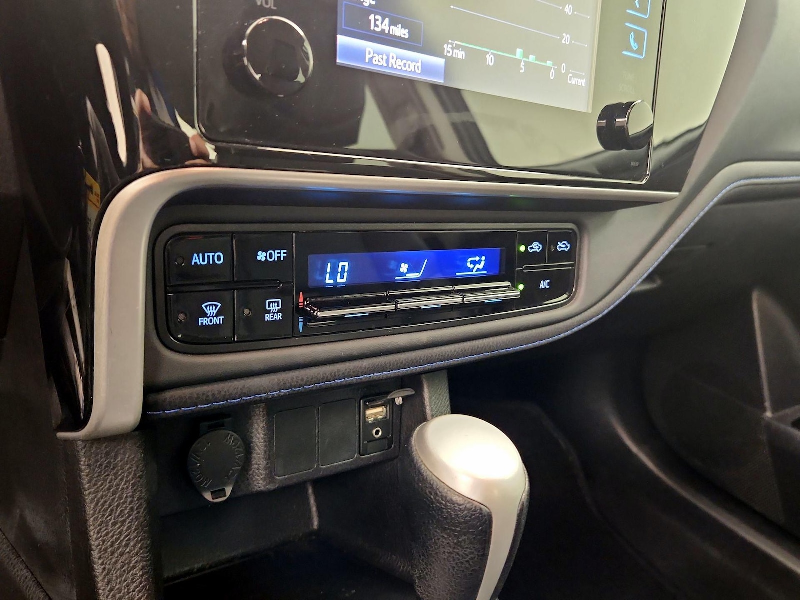 2018 Toyota Corolla SE - Photo 17
