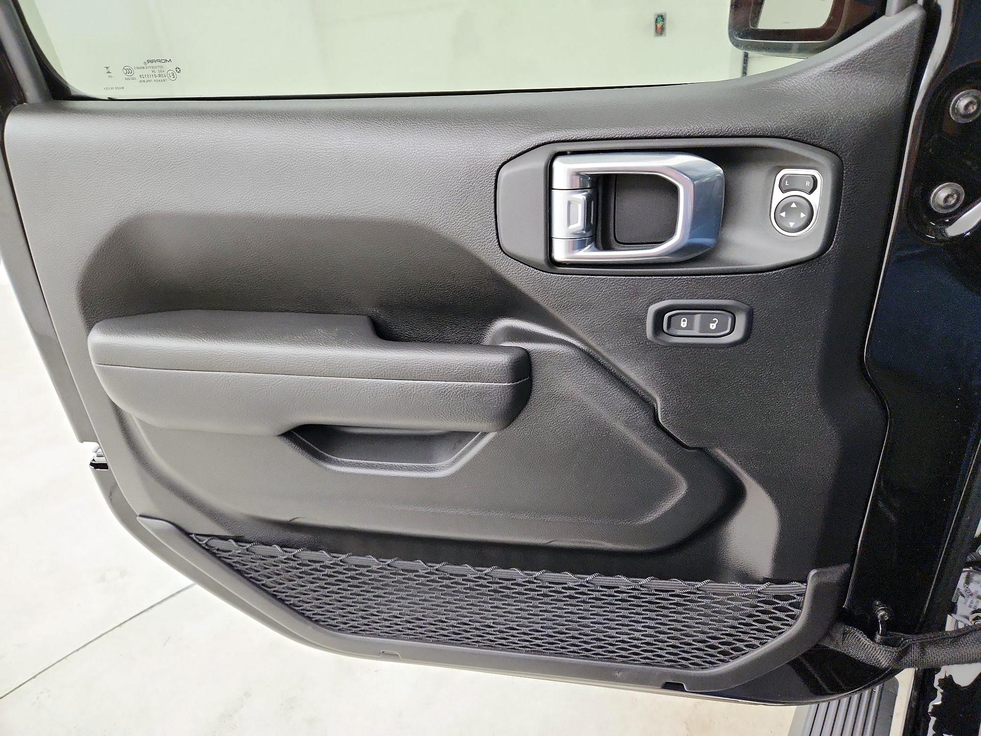 Thumbnail: 2024 Jeep Wrangler - 10