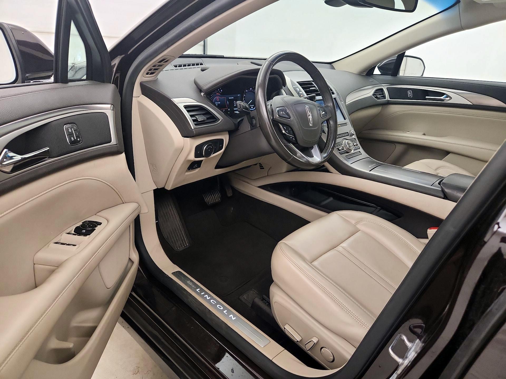 Thumbnail: 2020 Lincoln MKZ - 9