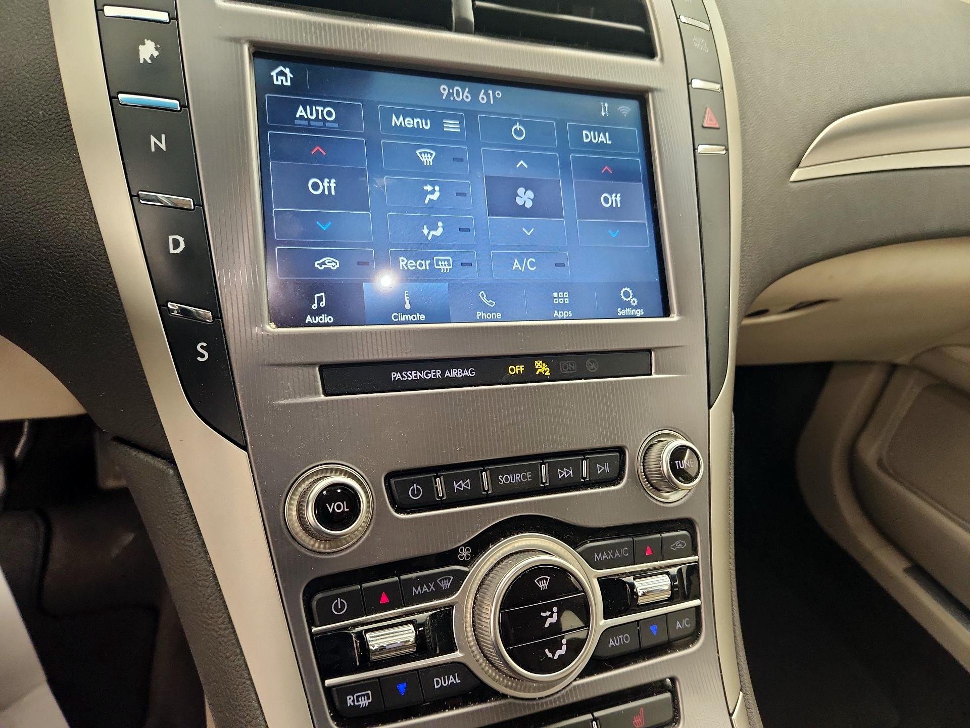 Thumbnail: 2020 Lincoln MKZ - 14