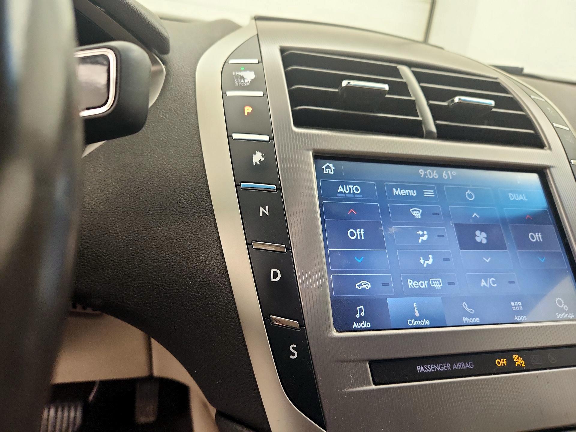 Thumbnail: 2020 Lincoln MKZ - 15