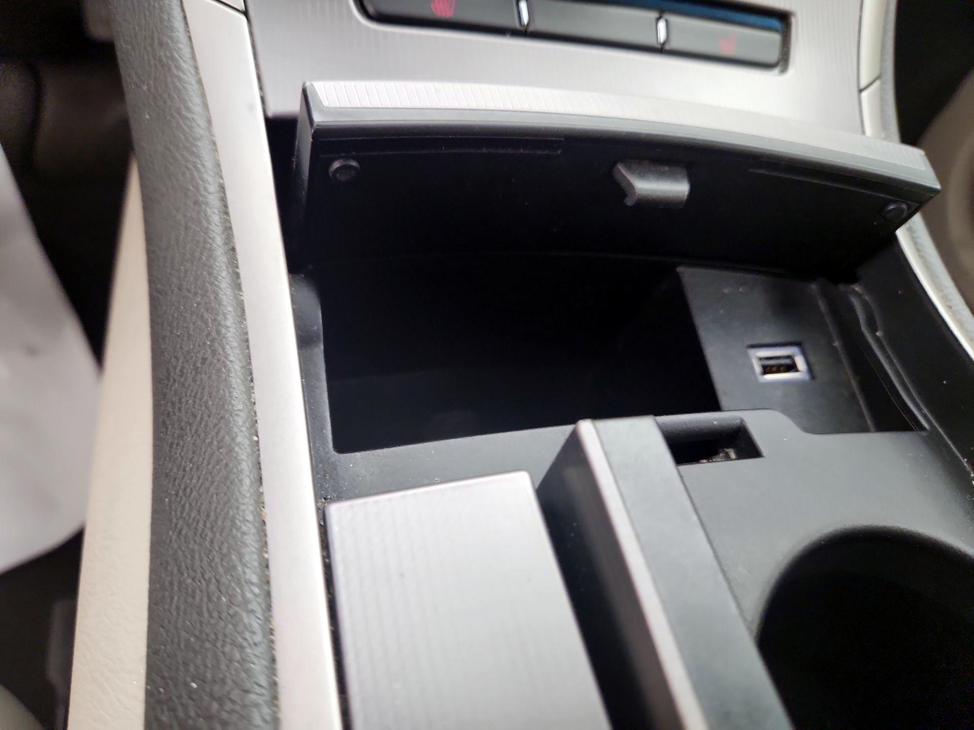 Thumbnail: 2020 Lincoln MKZ - 16