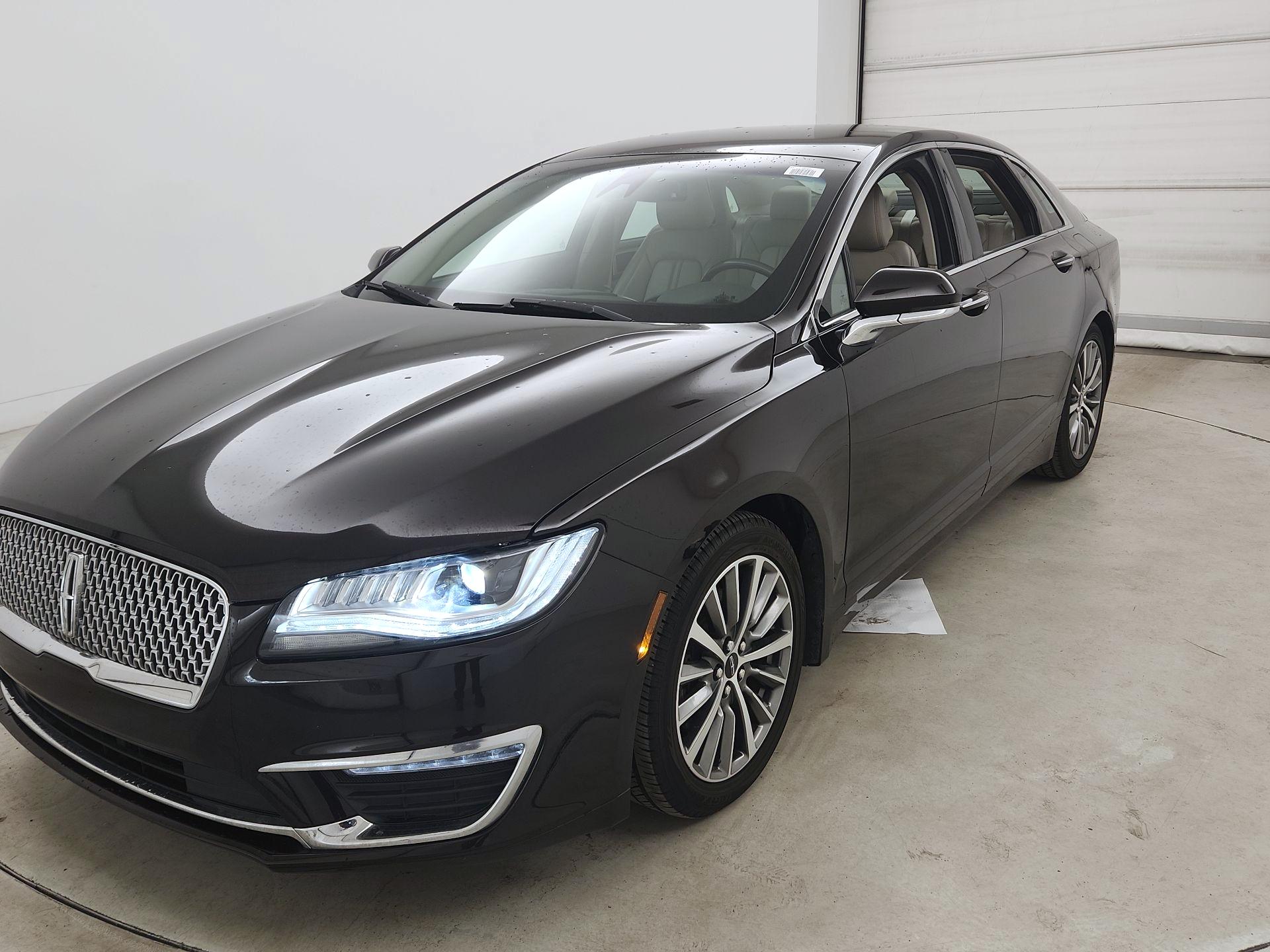 Thumbnail: 2020 Lincoln MKZ - 3
