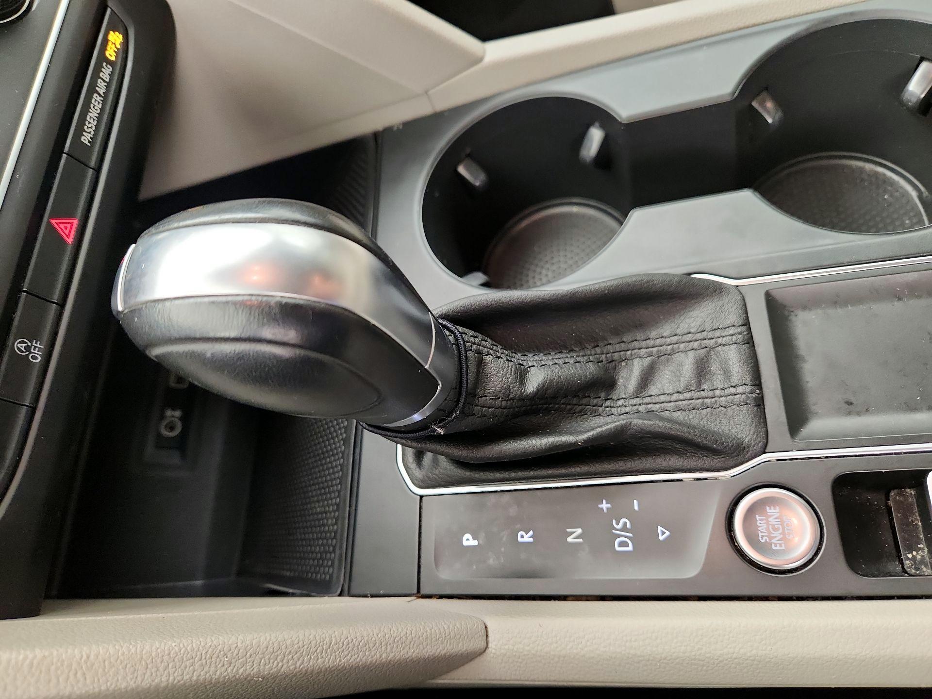 Thumbnail: 2018 Volkswagen Atlas - 15