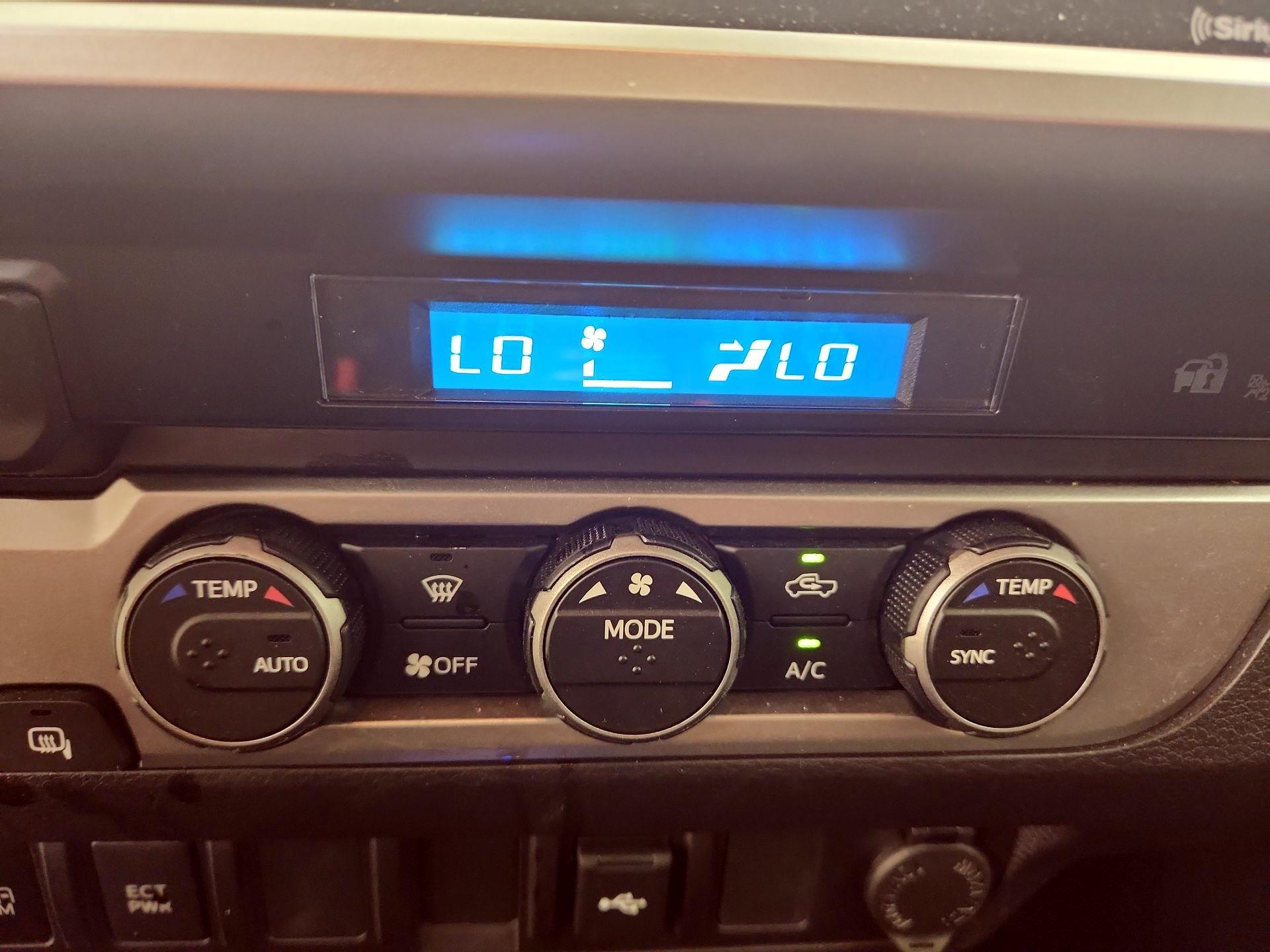 Thumbnail: 2022 Toyota Tacoma - 16