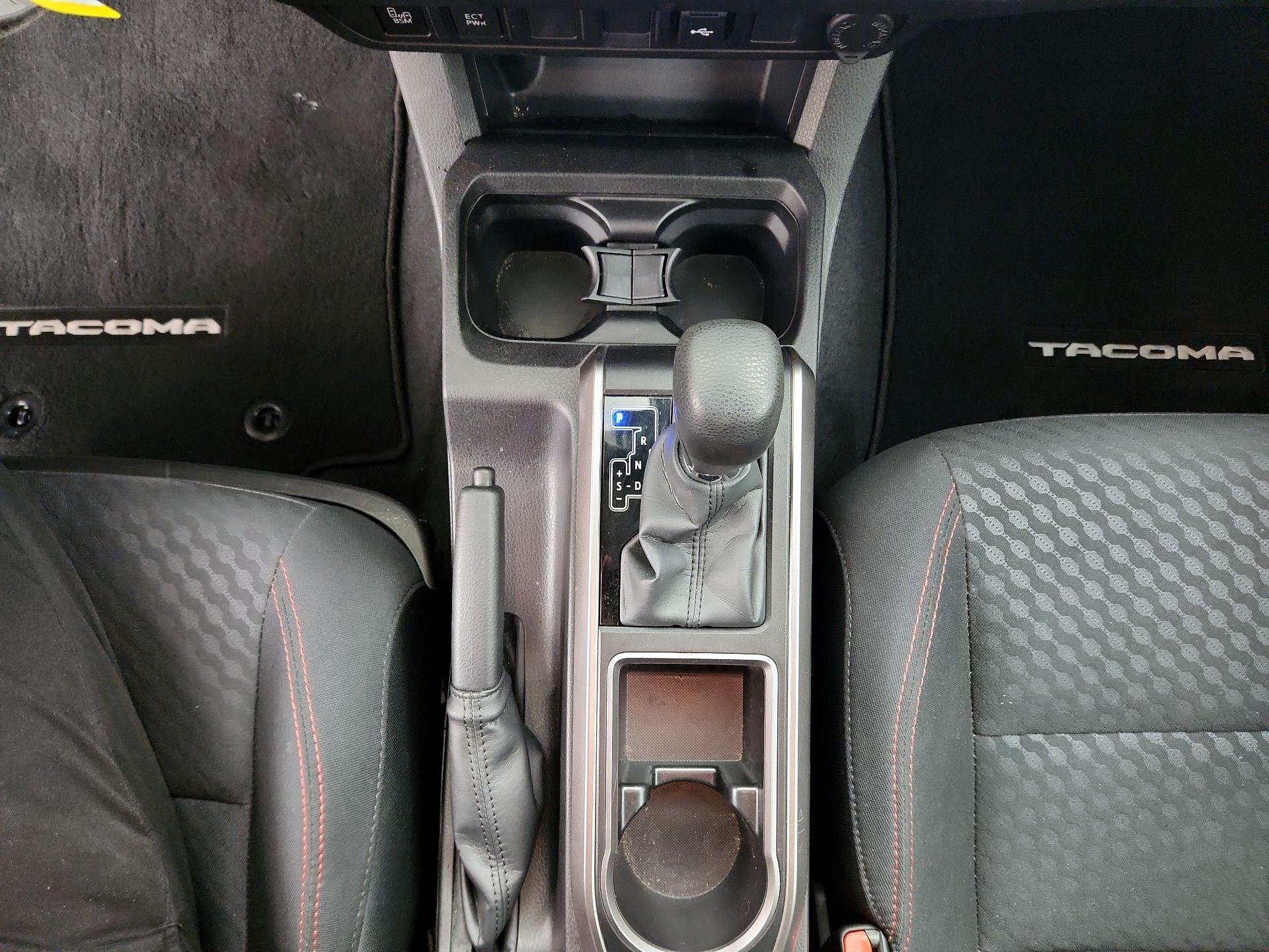 Thumbnail: 2022 Toyota Tacoma - 17