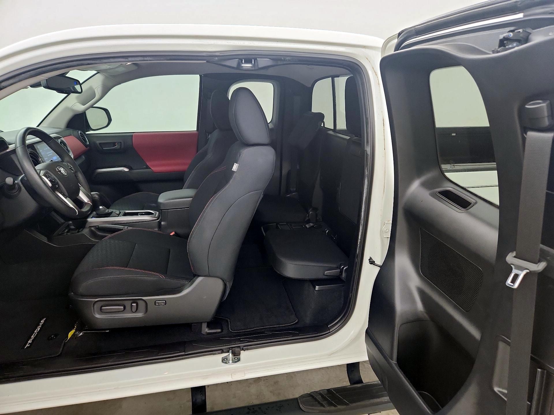 Thumbnail: 2022 Toyota Tacoma - 19