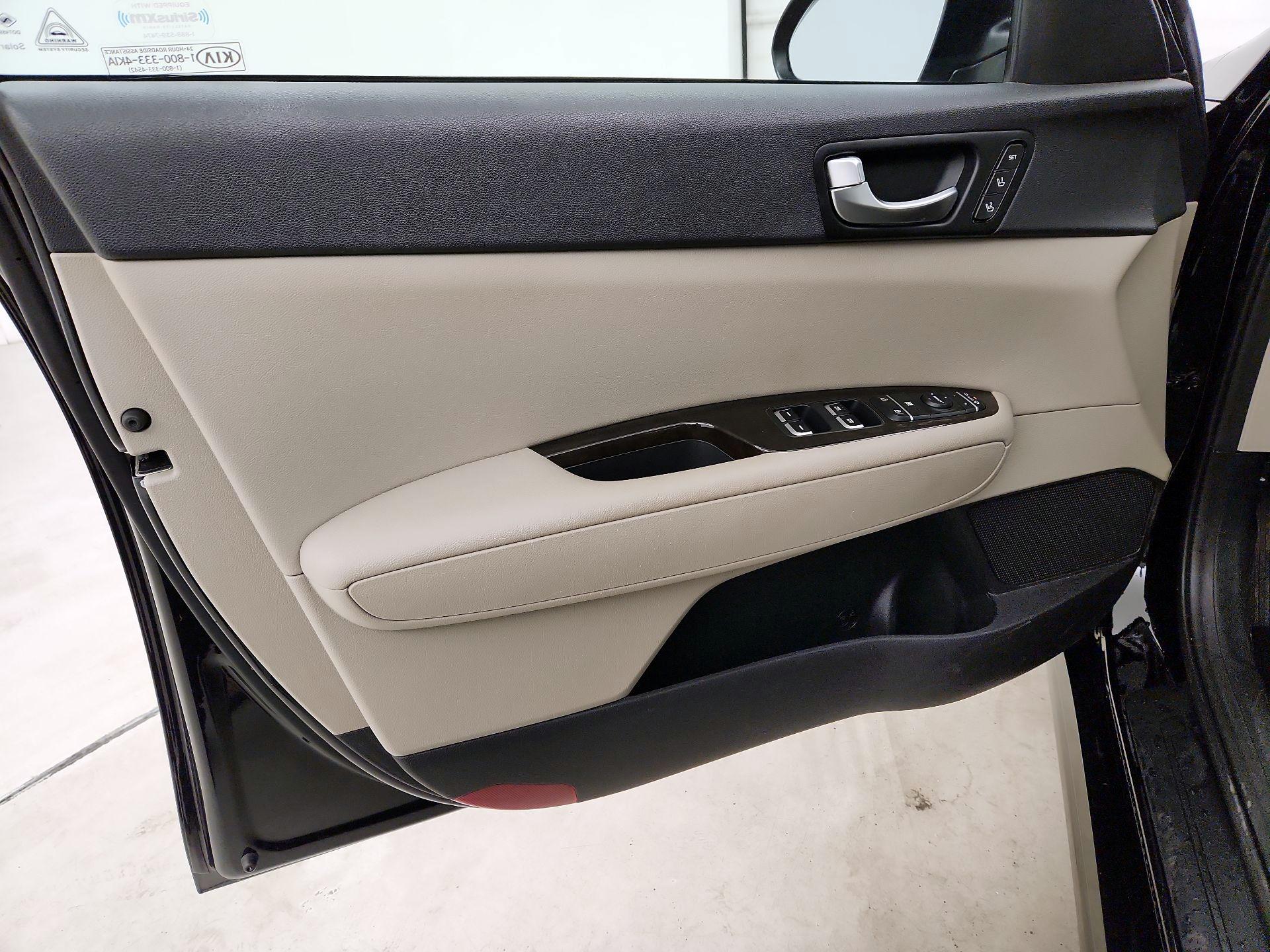 Thumbnail: 2016 Kia Optima - 10