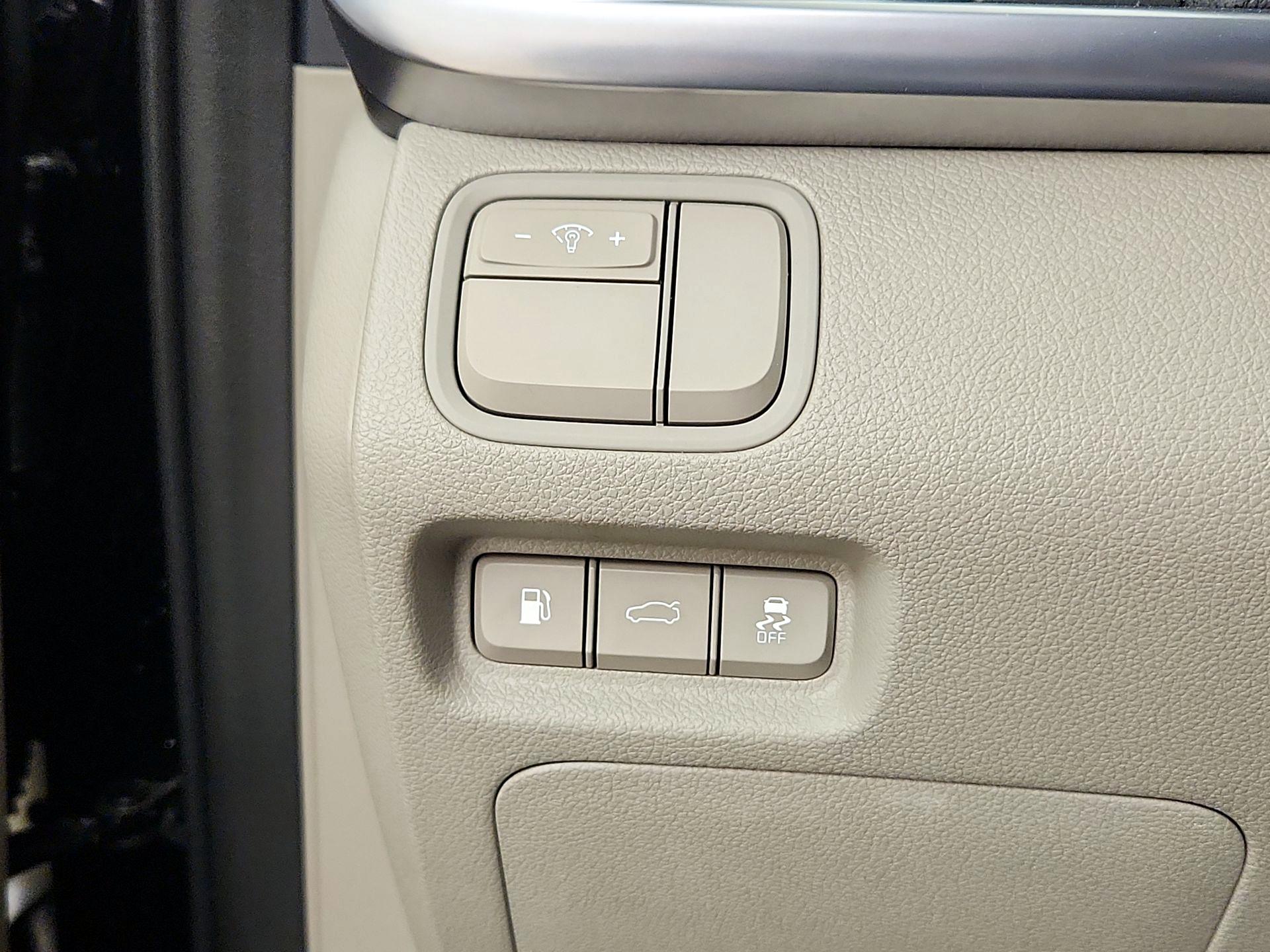 Thumbnail: 2016 Kia Optima - 11