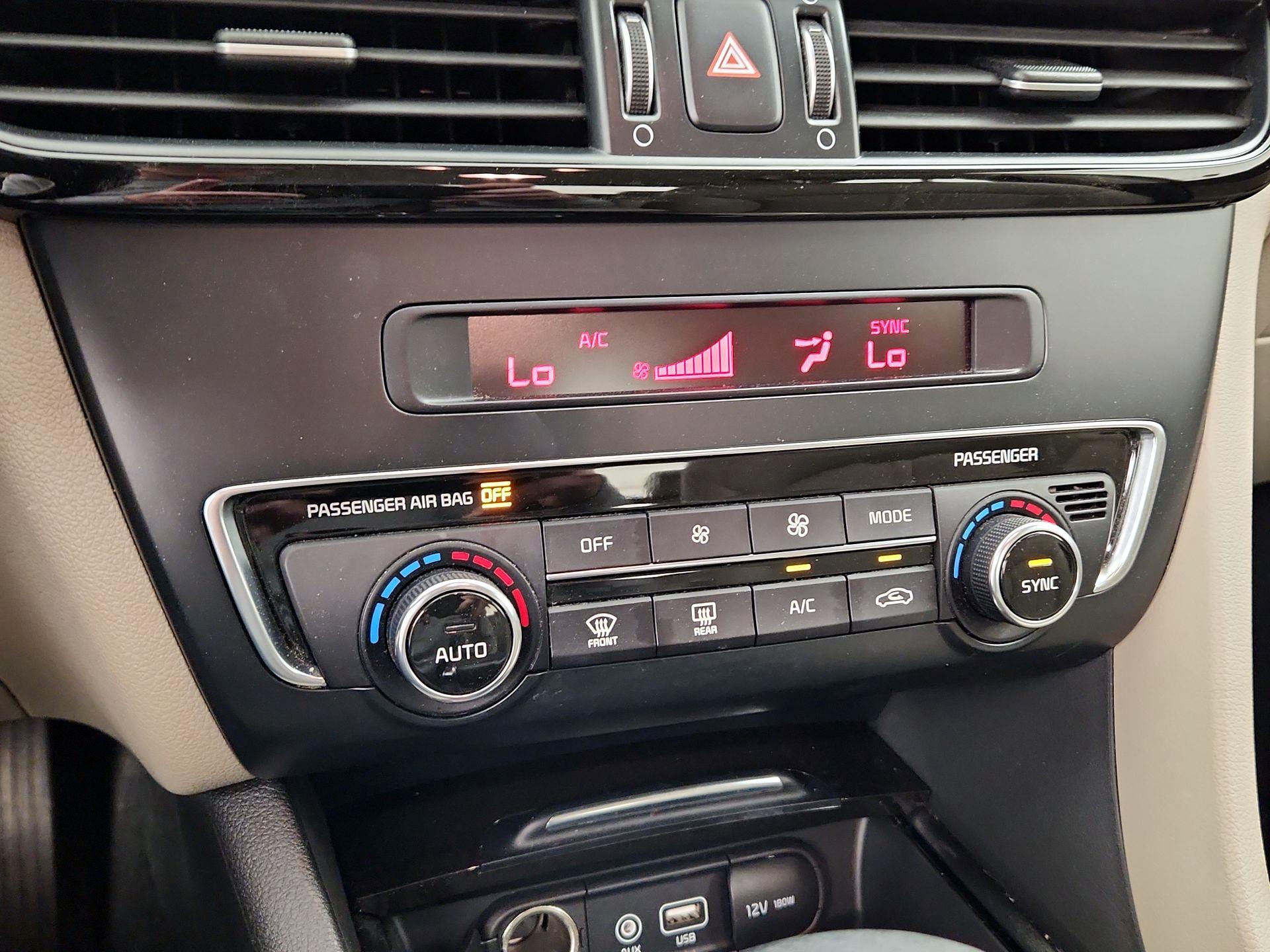 Thumbnail: 2016 Kia Optima - 14