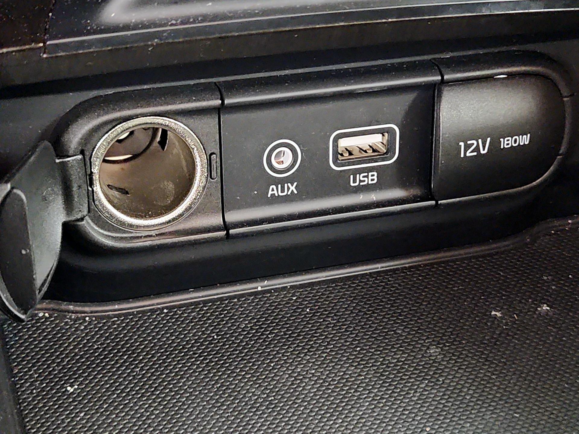 Thumbnail: 2016 Kia Optima - 16