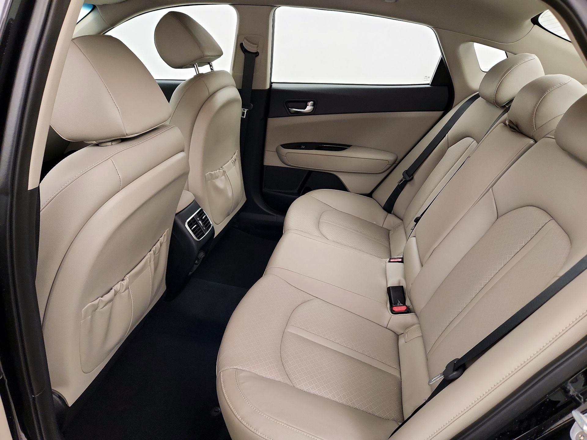 Thumbnail: 2016 Kia Optima - 17