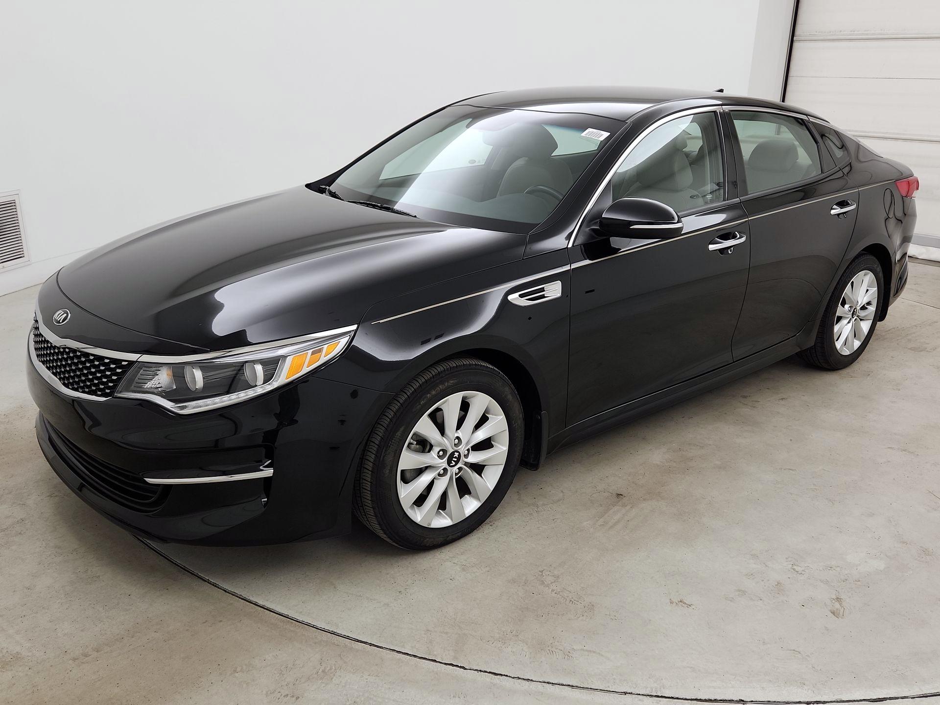 Thumbnail: 2016 Kia Optima - 3