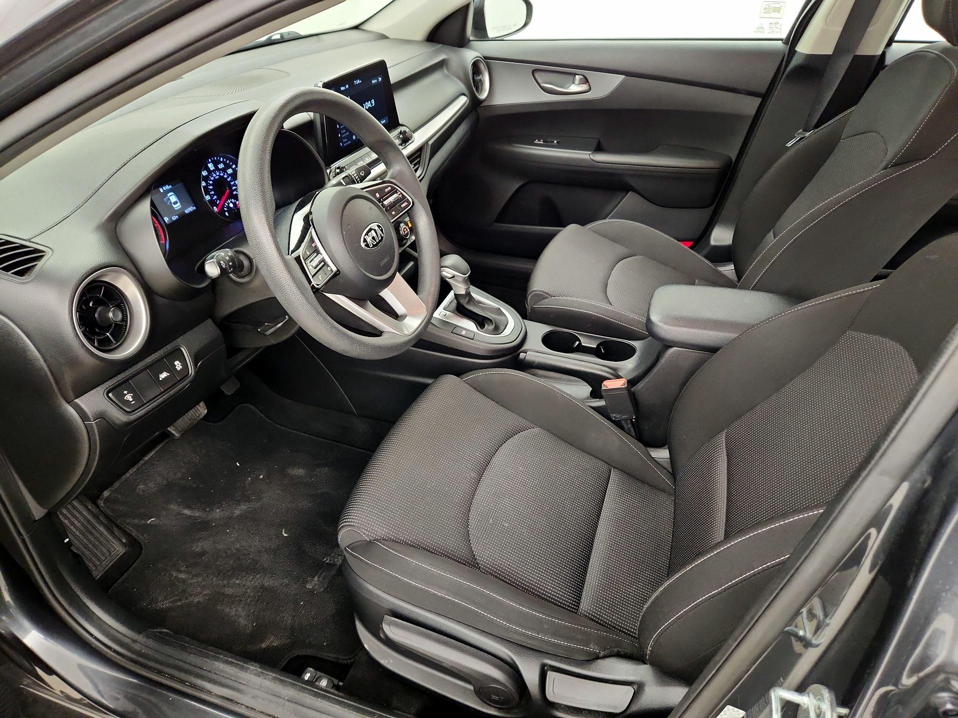 Thumbnail: 2021 Kia Forte - 9