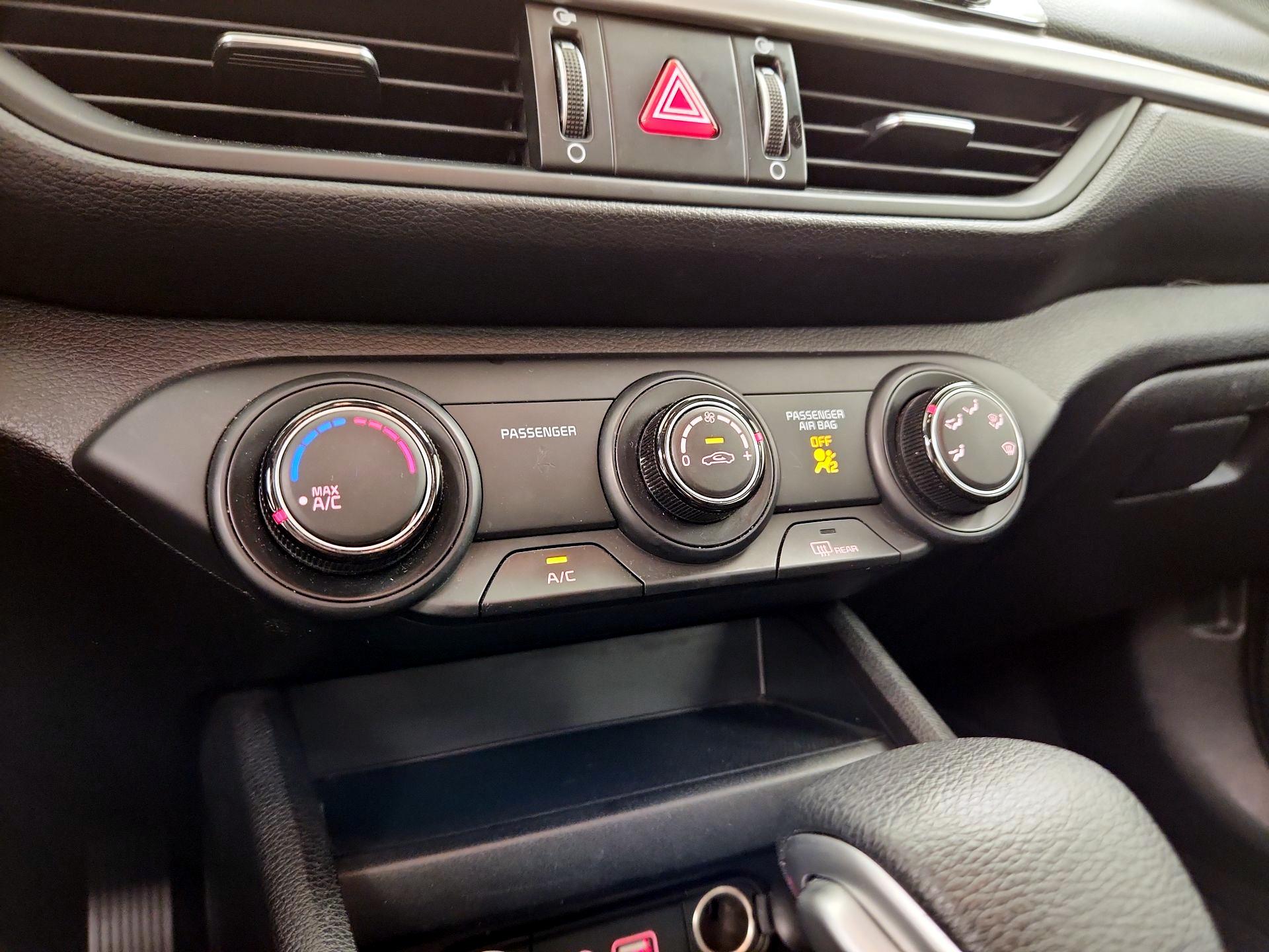 Thumbnail: 2021 Kia Forte - 14