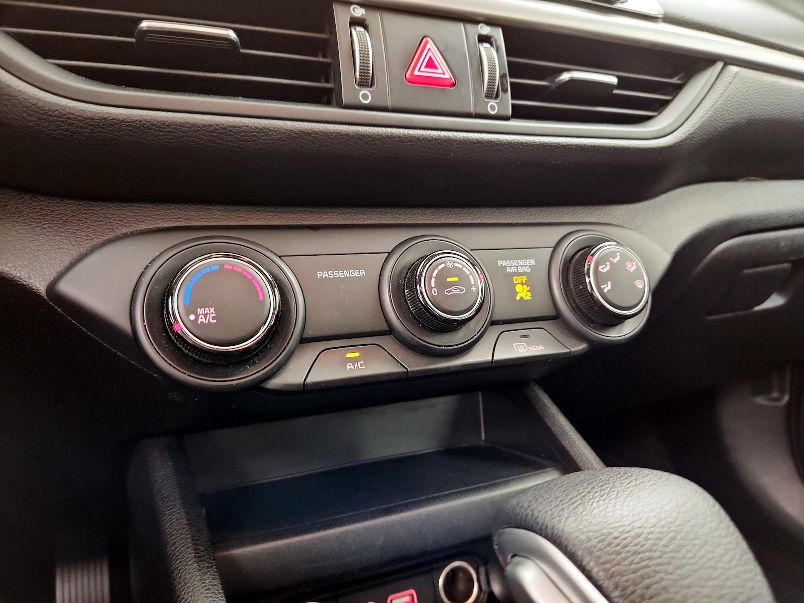 2021 Kia Forte LXS - Photo 15