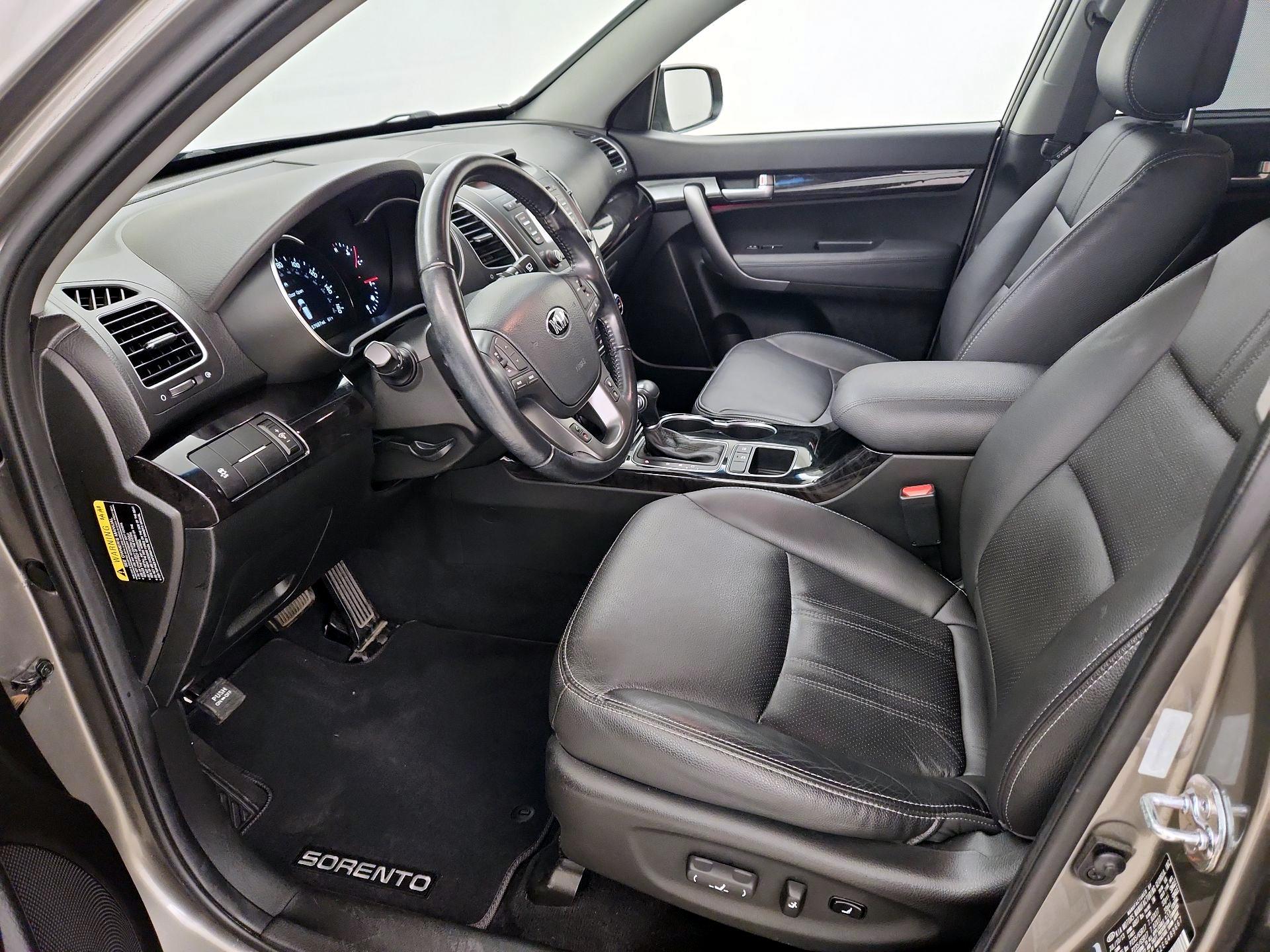 Thumbnail: 2014 Kia Sorento - 9