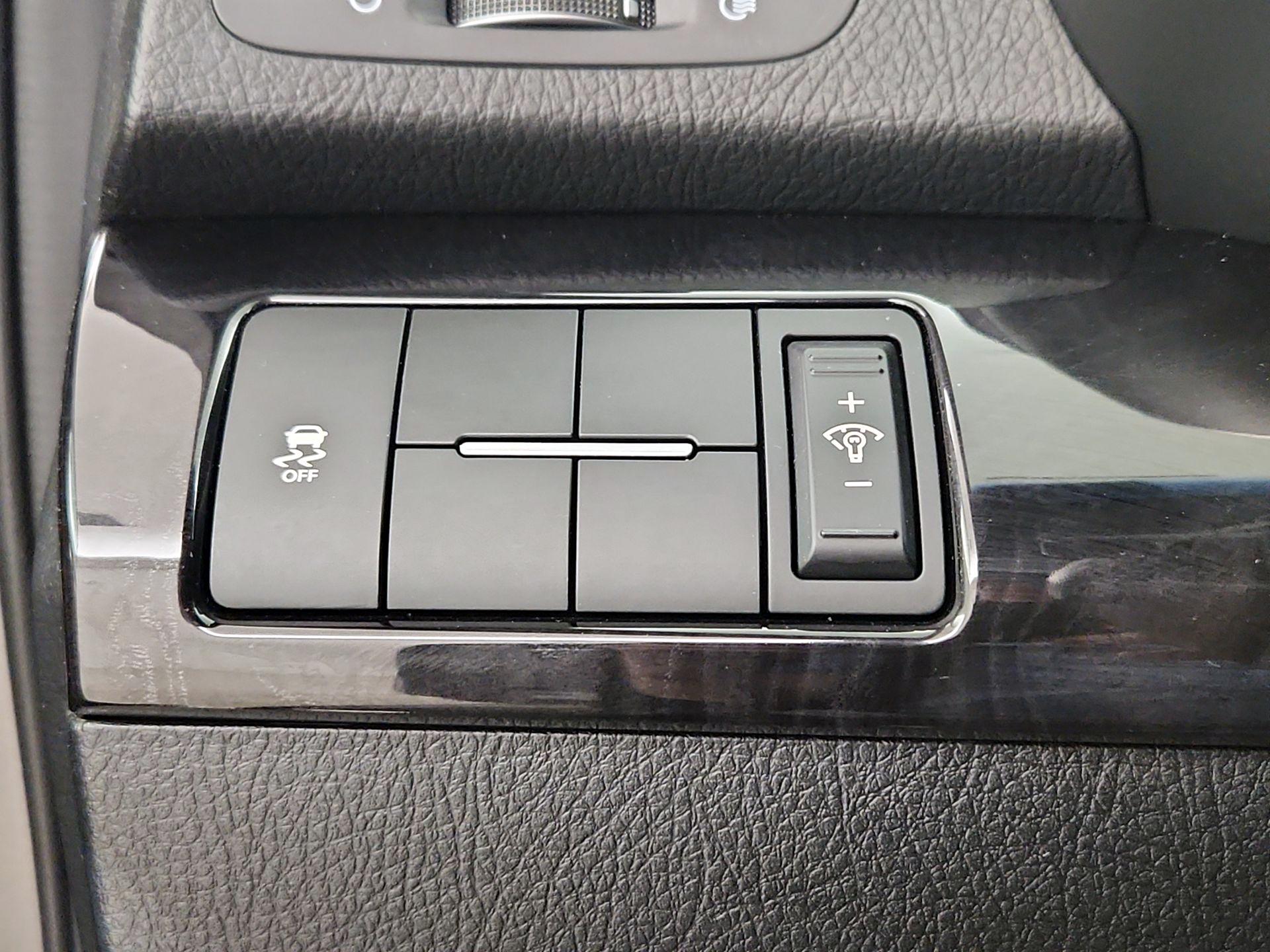 Thumbnail: 2014 Kia Sorento - 11