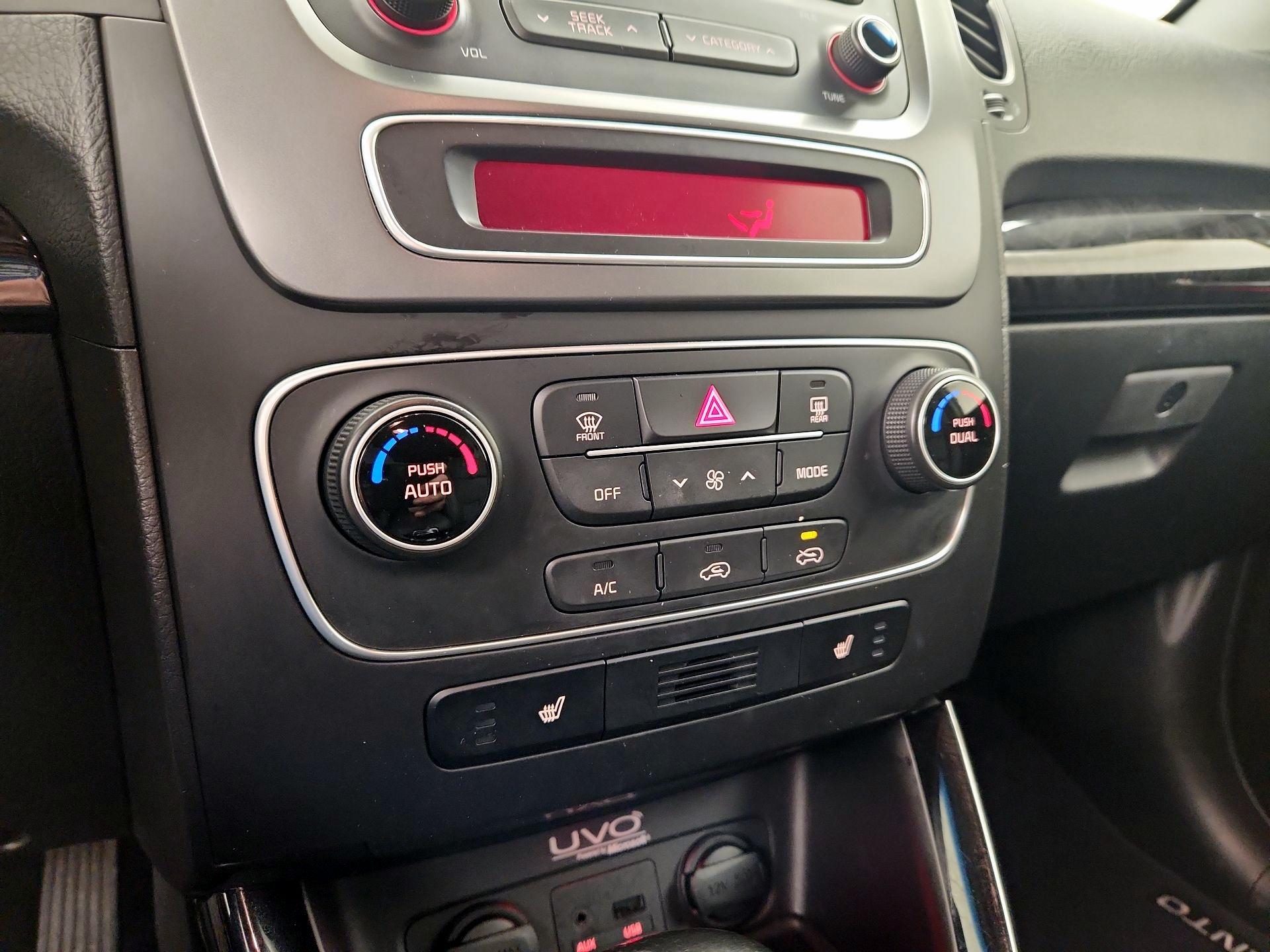 Thumbnail: 2014 Kia Sorento - 14