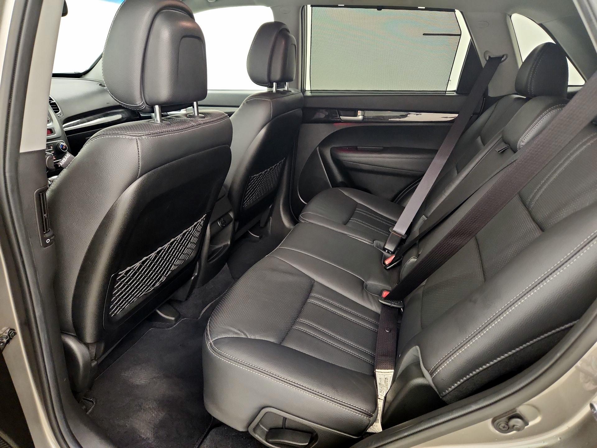 Thumbnail: 2014 Kia Sorento - 17