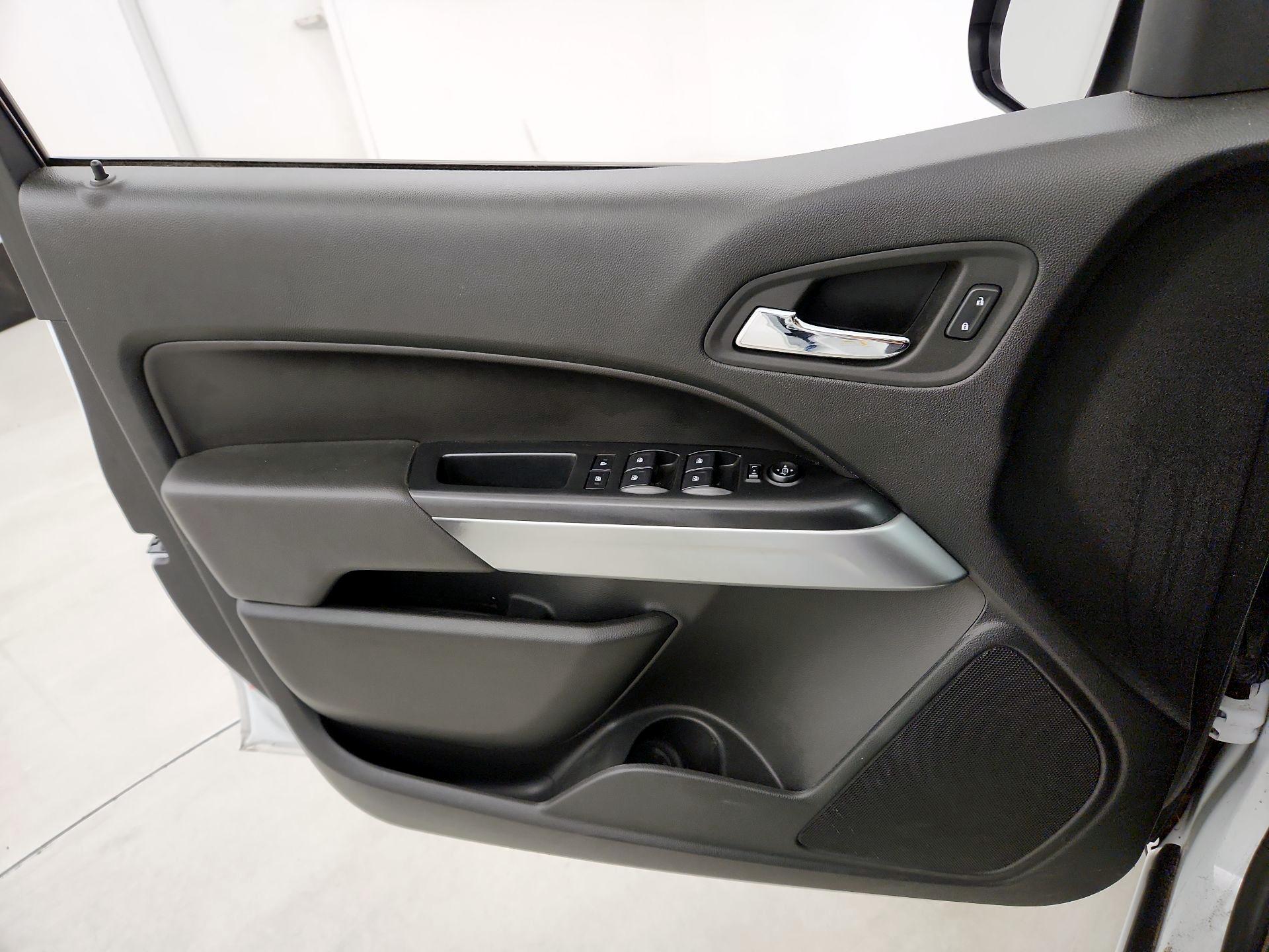 Thumbnail: 2022 Chevrolet Colorado - 12