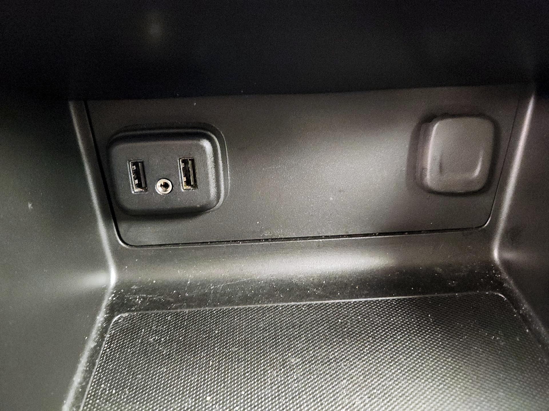 Thumbnail: 2022 Chevrolet Colorado - 18