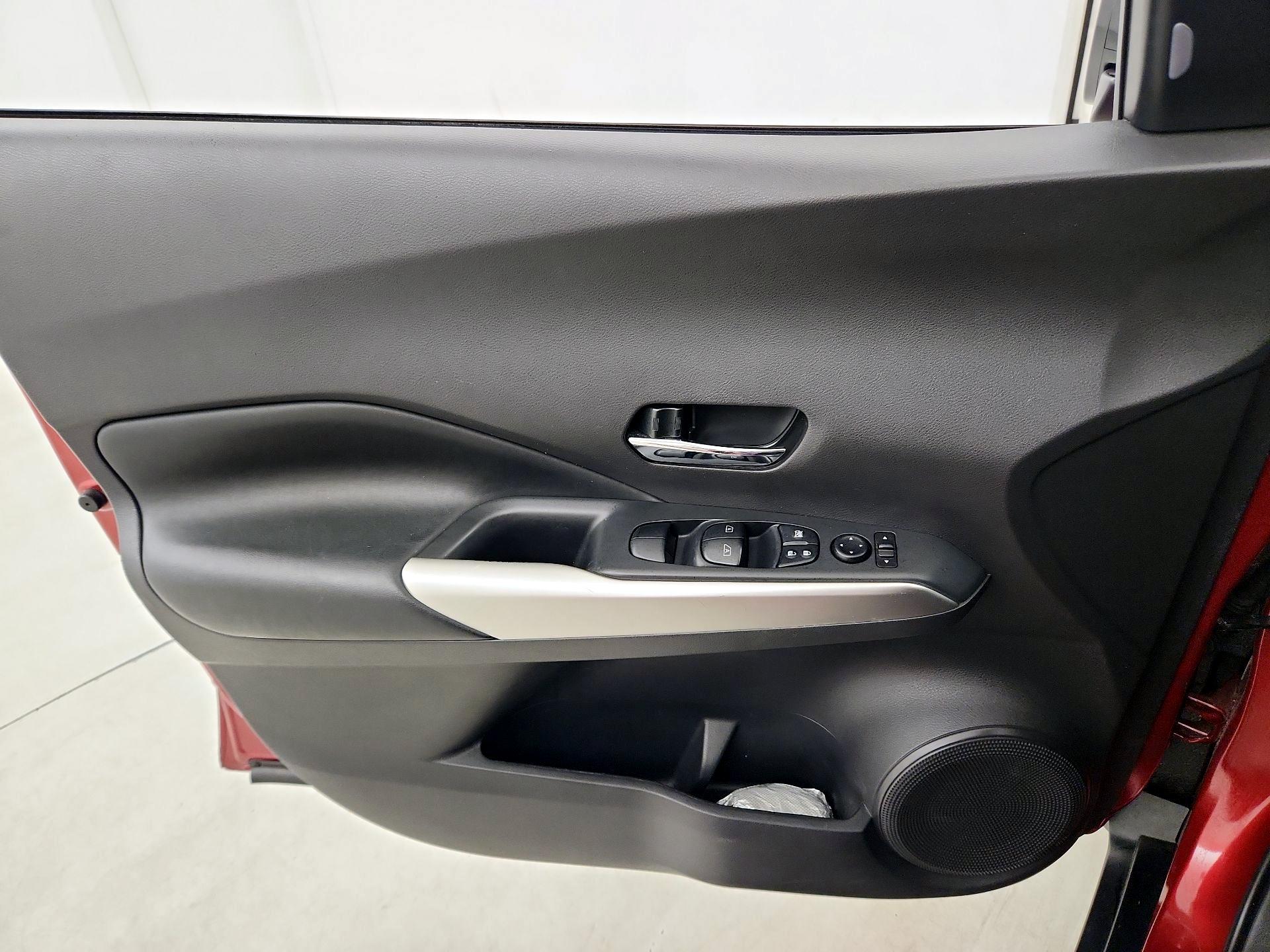 Thumbnail: 2020 Nissan Kicks - 12