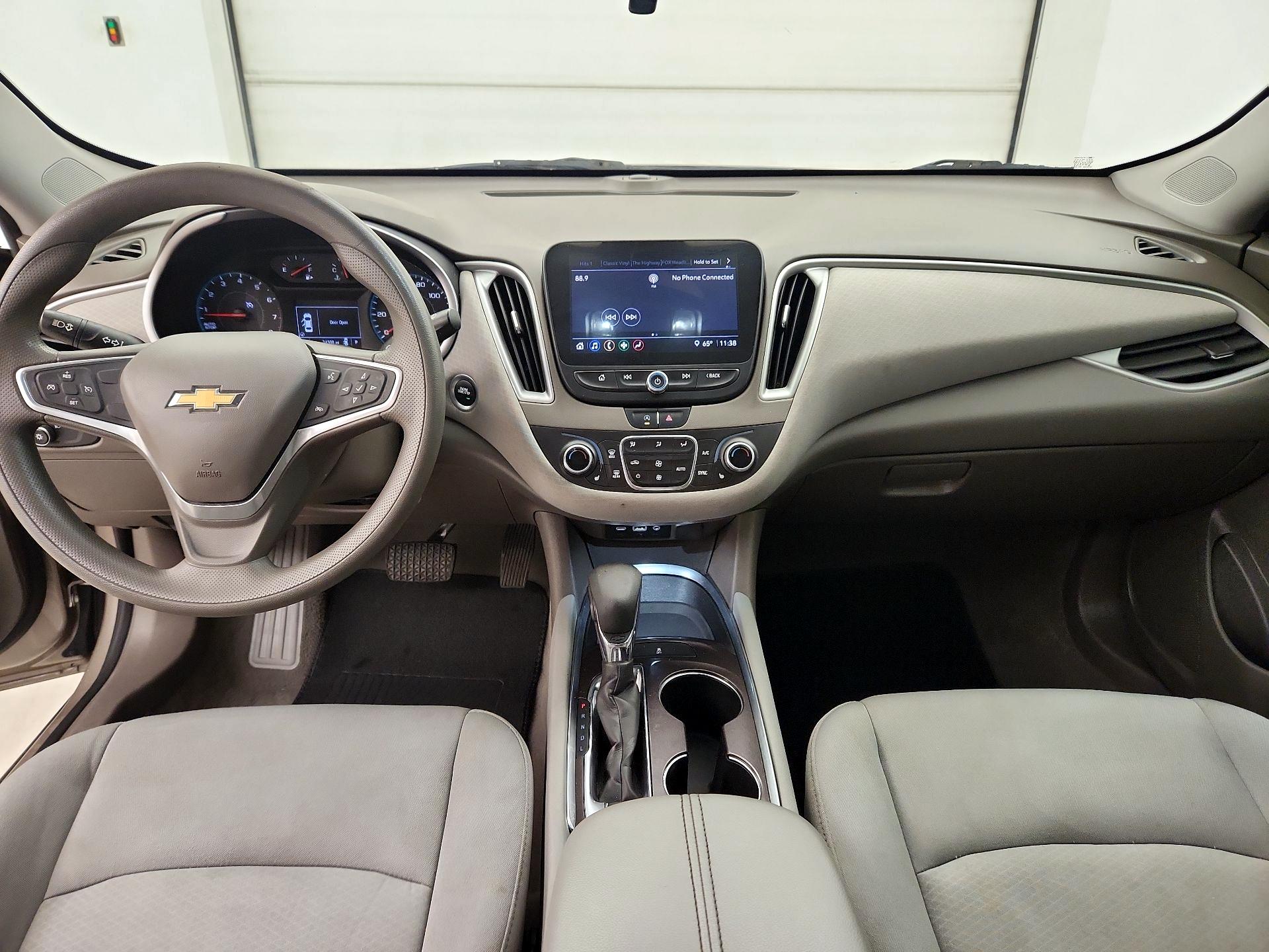 Thumbnail: 2022 Chevrolet Malibu - 9